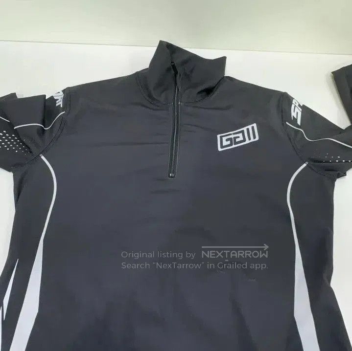 Givenchy Givenchy Solid Print Half-Zip Long-Sleeve T-Shirt. Size US M / EU 48-50 / 2 - 4 Thumbnail