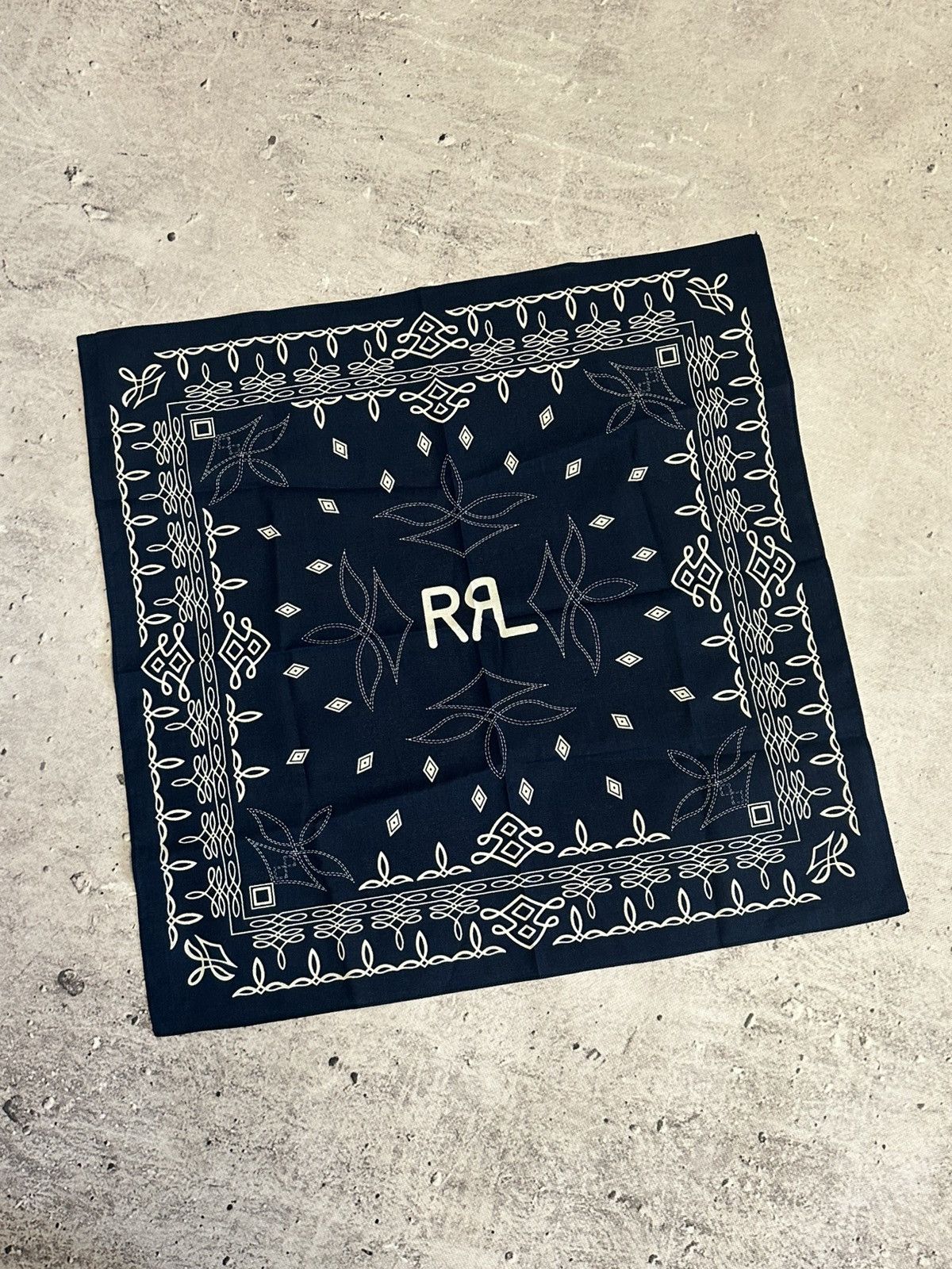 RRL Ralph Lauren RRL Double RL Classic Paisley Bandana | Navy / White Size ONE SIZE - 1 Thumbnail