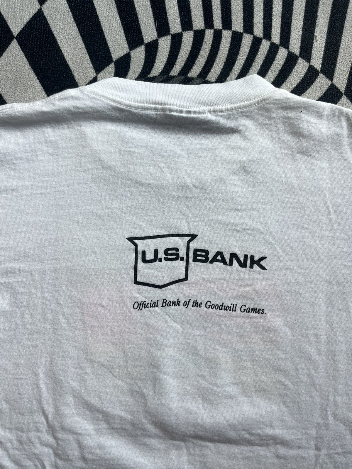Arts & Science Vintage FINANCIAL FITNESS U.S BANK 90’s Tshirt Size US XL / EU 56 / 4 - 9 Thumbnail