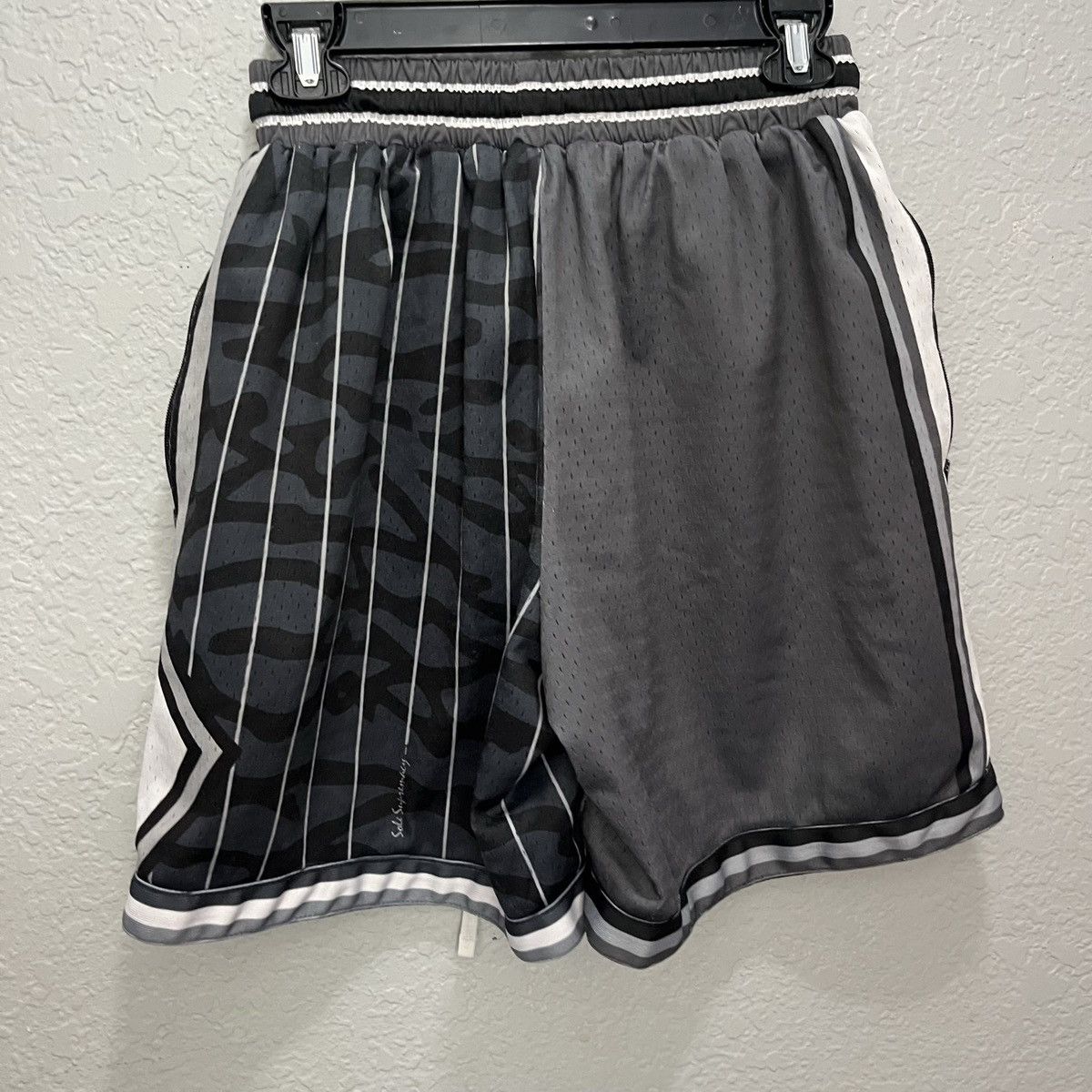 Collect and Select Collect select trillest savs sole supremacy hoop shorts Size US 32 / EU 48 - 2 Thumbnail