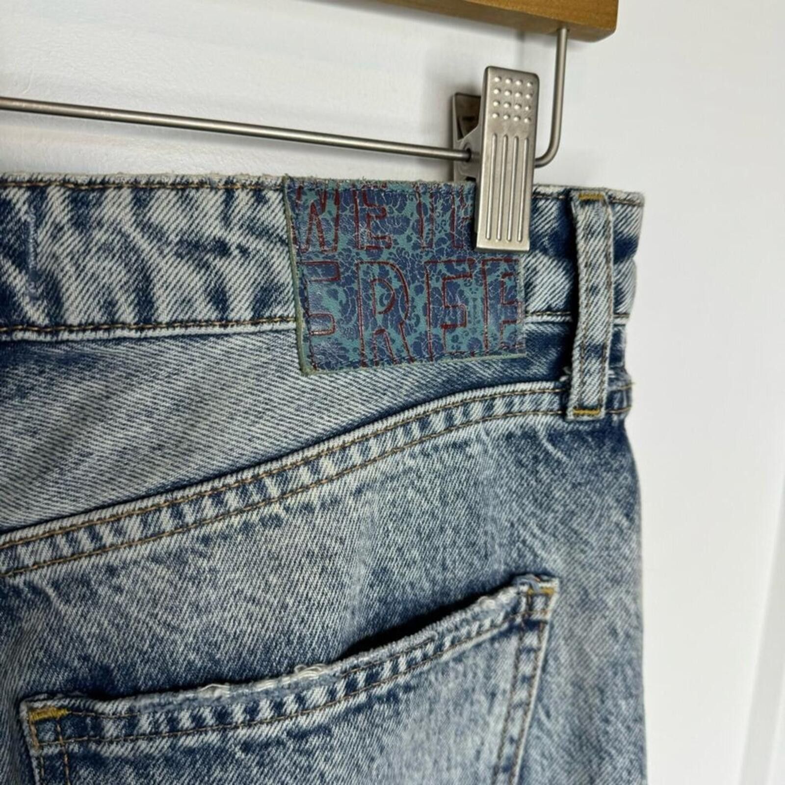 Free People Free People Light Wash Distressed Straight Leg Jeans Size 29" - 5 Thumbnail