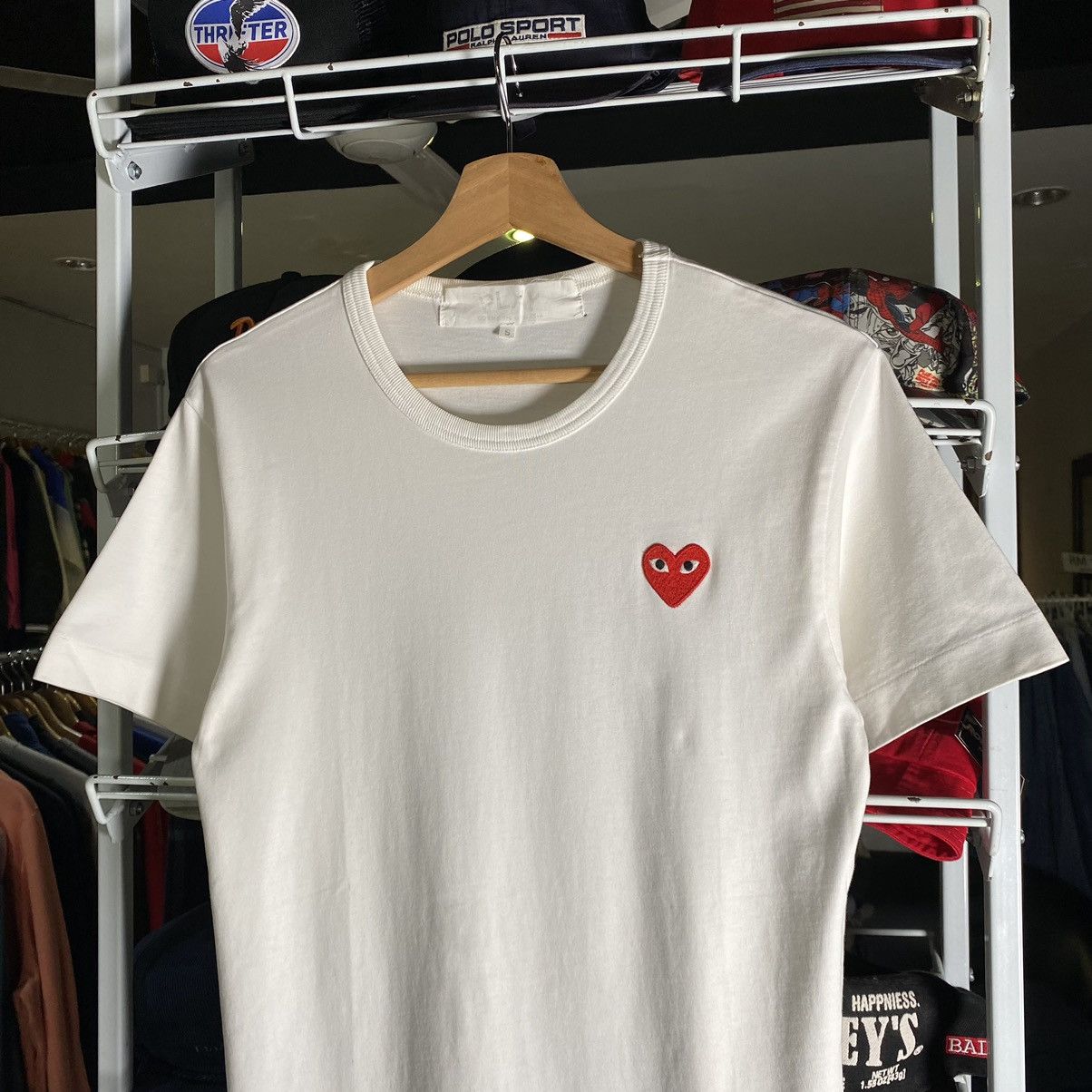Comme des Garcons White Comme Des Garcons Play Tee with Red Heart Logo Size US S / EU 44-46 / 1 - 3 Thumbnail