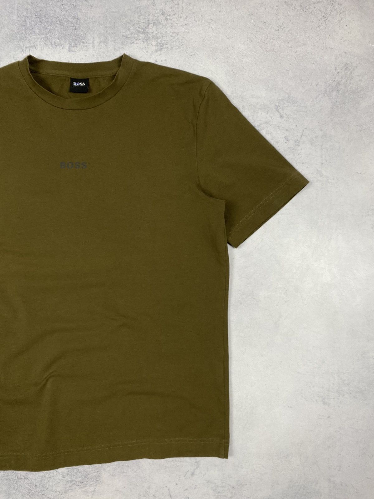 Hugo Boss Hugo Boss Center Logo Designer Olive T Shirt Size US M / EU 48-50 / 2 - 5 Thumbnail