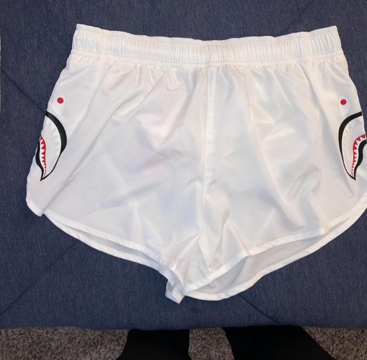 Bape Women Bape Shark Shorts Size 28" / US 6 / IT 42 - 1 Thumbnail