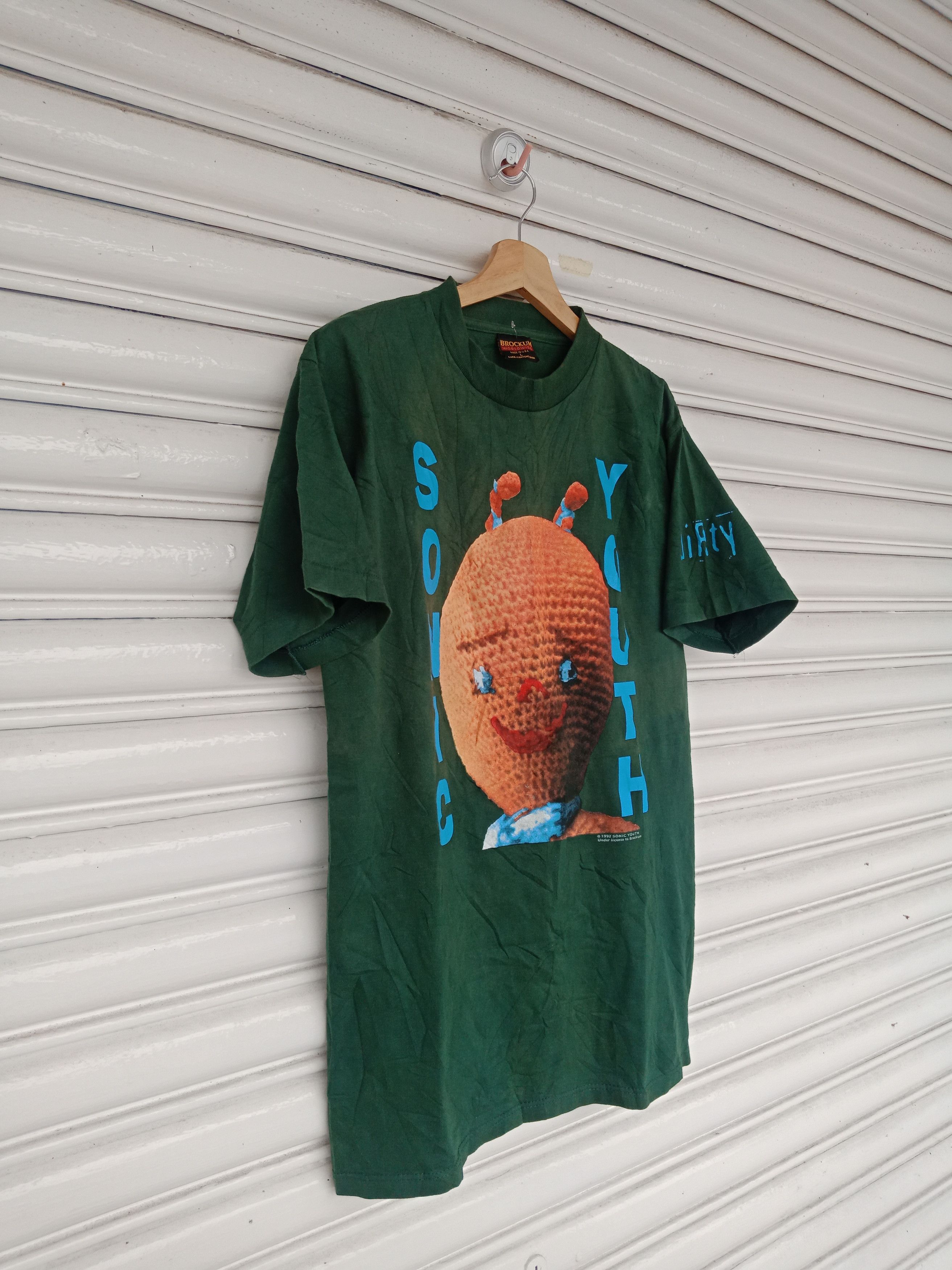 Band Tees 1992 Sonic Youth Dirty Album Cover Vinyl Size US M / EU 48-50 / 2 - 4 Thumbnail