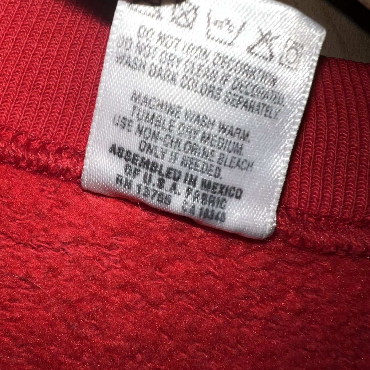 Fruit Of The Loom VINTAGE 90s MEN’S NBA CHICAGO BULLS LOGO SWEATSHIRT Size US XL / EU 56 / 4 - 8 Thumbnail