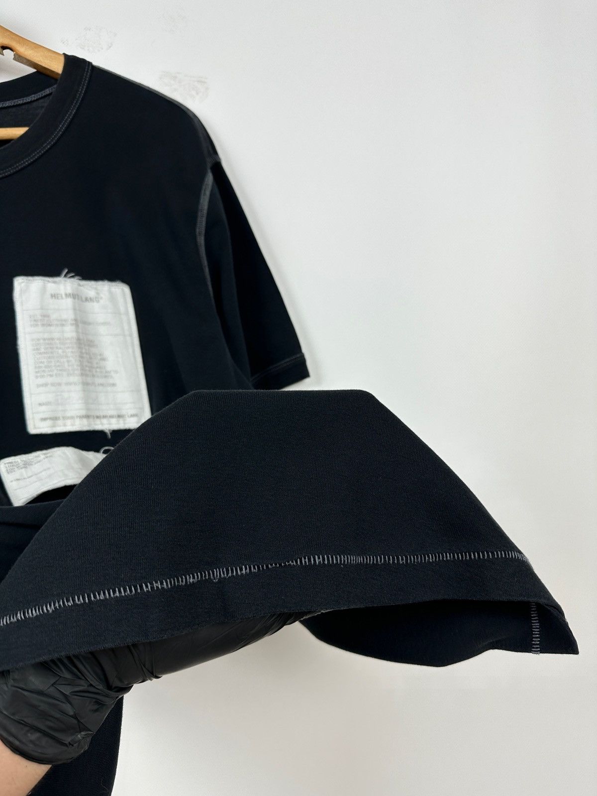 Helmut Lang Helmut Lang Logo Patch Black T-Shirt Size US L / EU 52-54 / 3 - 13 Thumbnail