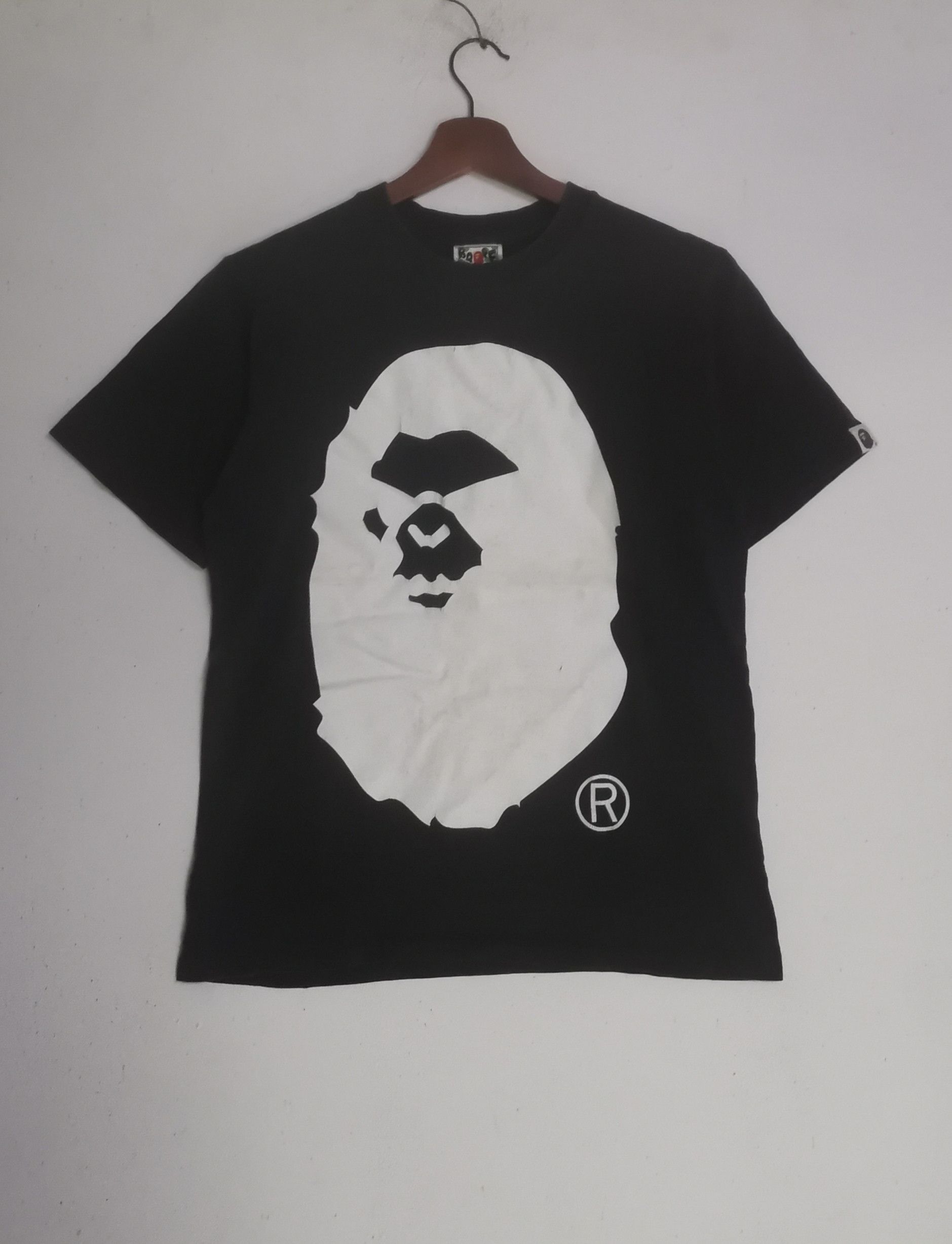 Bape Rare A Bathing ape t-shirt big head logo Size US S / EU 44-46 / 1 - 1 Thumbnail