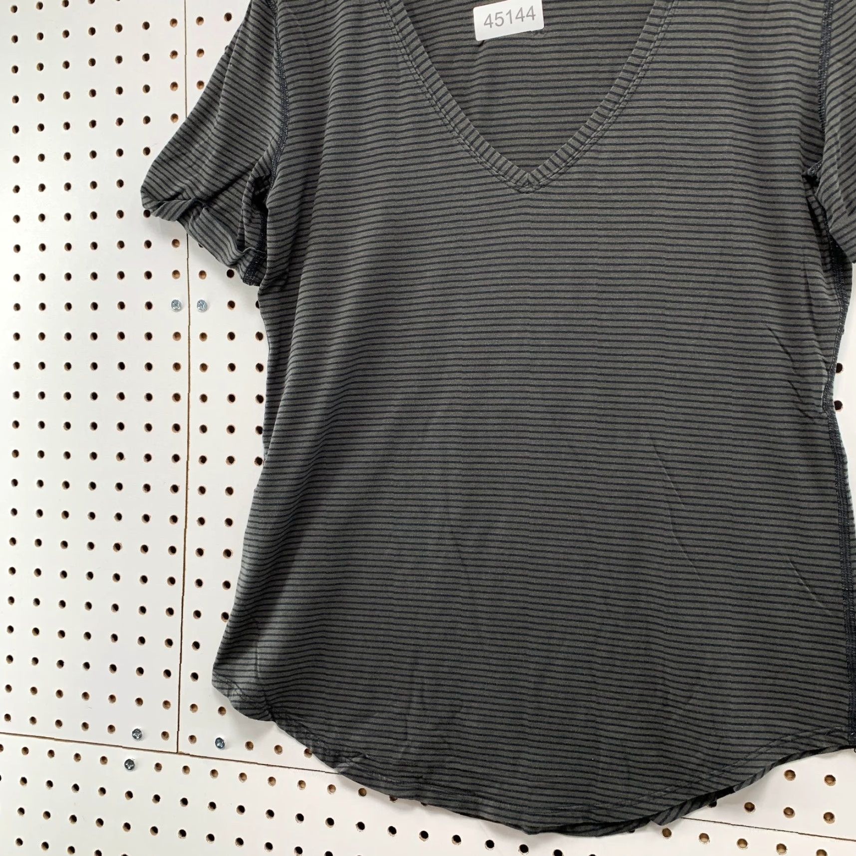 Lululemon Lululemon Love T Shirt Womens Fits Medium Black Striped Short Sleeve V Neck - Women's T-Shirt, Black, Medium, Striped, Love Theme, Activewear Size M / US 6-8 / IT 42-44 - 3 Thumbnail