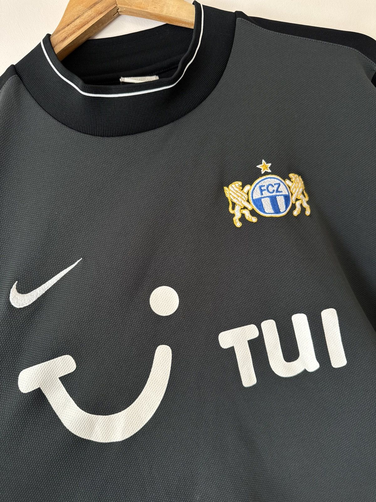 Nike Vintage Zurich FC 2009-2010 Away Goalkeeper Soccer Jersey Size US XL / EU 56 / 4 - 6 Thumbnail