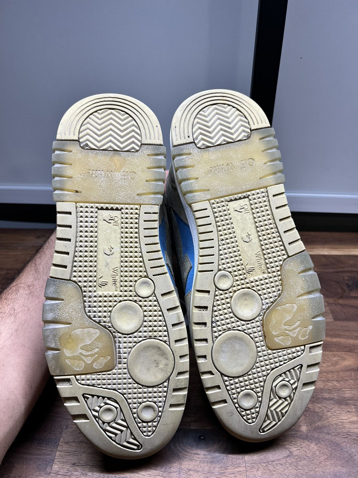 Off-White Out of Office Off-White Suede Size US 10.5 / EU 43-44 - 8 Thumbnail