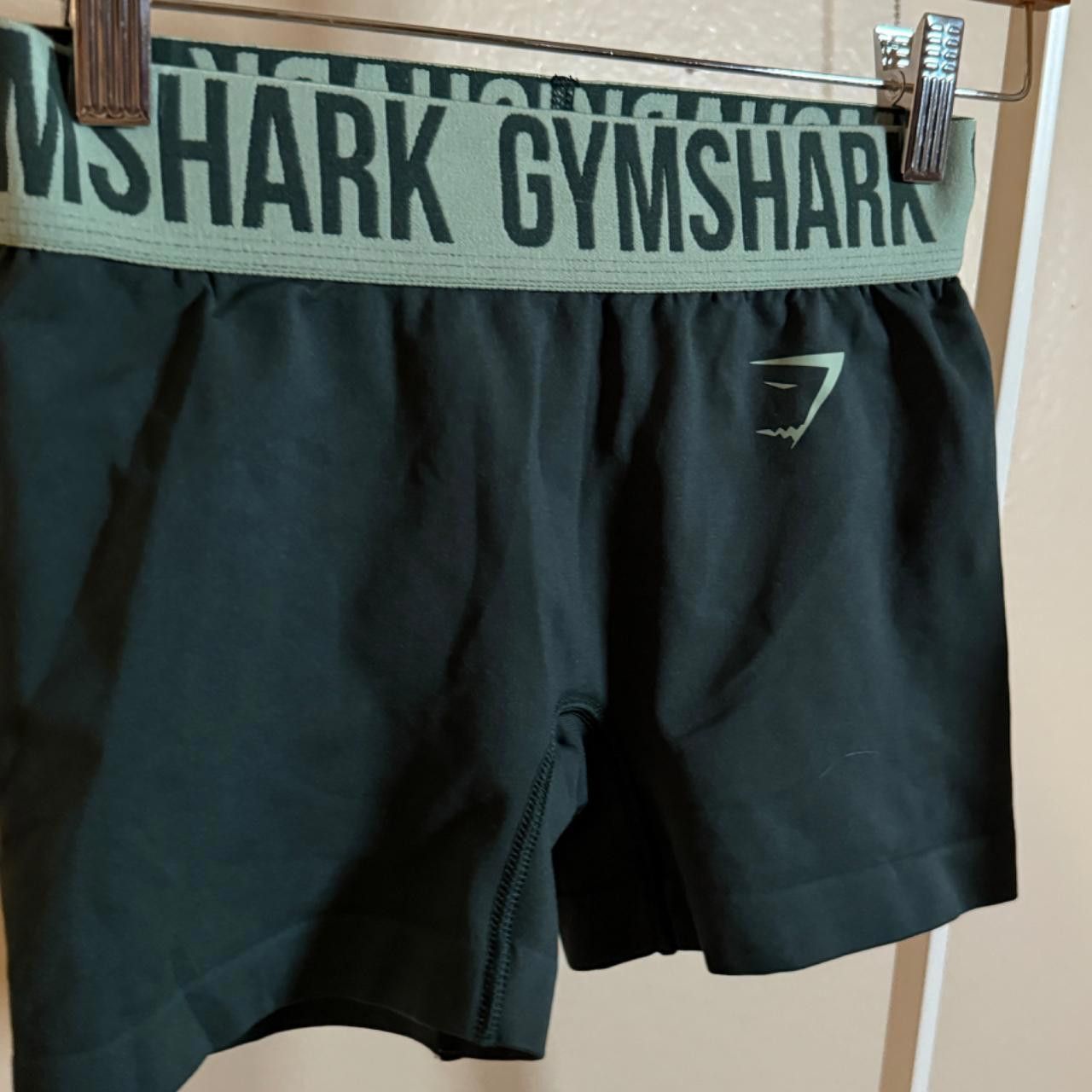 Gymshark GYMSHARK matching green sports bra and legging shorts Size ONE SIZE - 5 Thumbnail