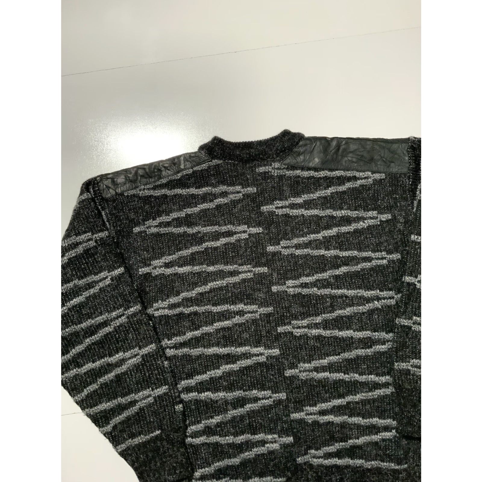 Vintage VINTAGE 80s Mark Elliot Wool Blend Leather Trim Knit Crewneck Pullover Sweater M Size US M / EU 48-50 / 2 - 4 Thumbnail