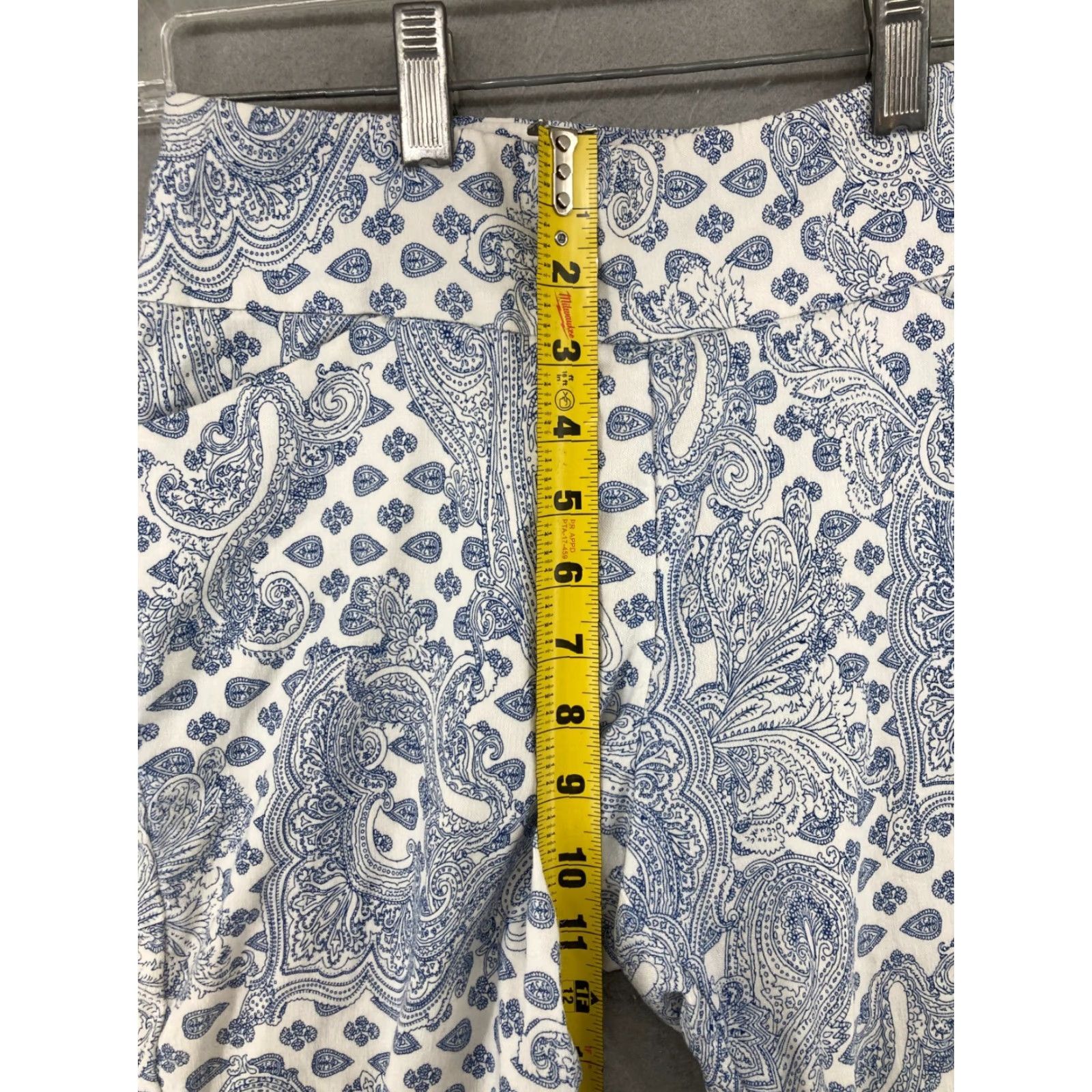 Vintage McCulleys Orient Shorts Womens XS Blue Paisley Bermuda Blue and White Size 26" / US 2 / IT 38 - 4 Thumbnail