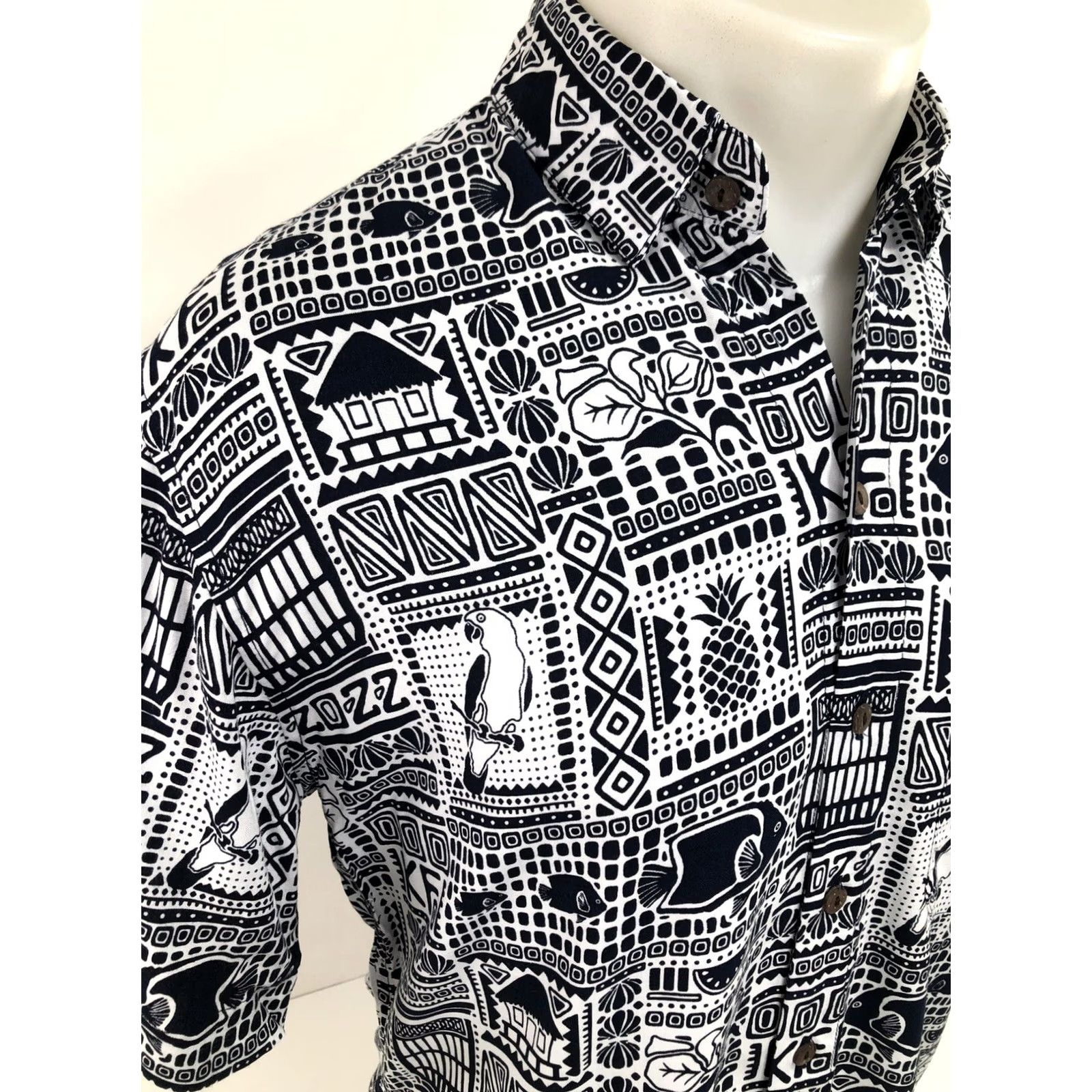 ALOHAS Kenny Flowers / Limited Edition - Parrots / Fish Hawaiian Aloha Sm. Shirt / Men / S / Blue / White / Short Sleeve / Button-Up Size US S / EU 44-46 / 1 - 3 Thumbnail