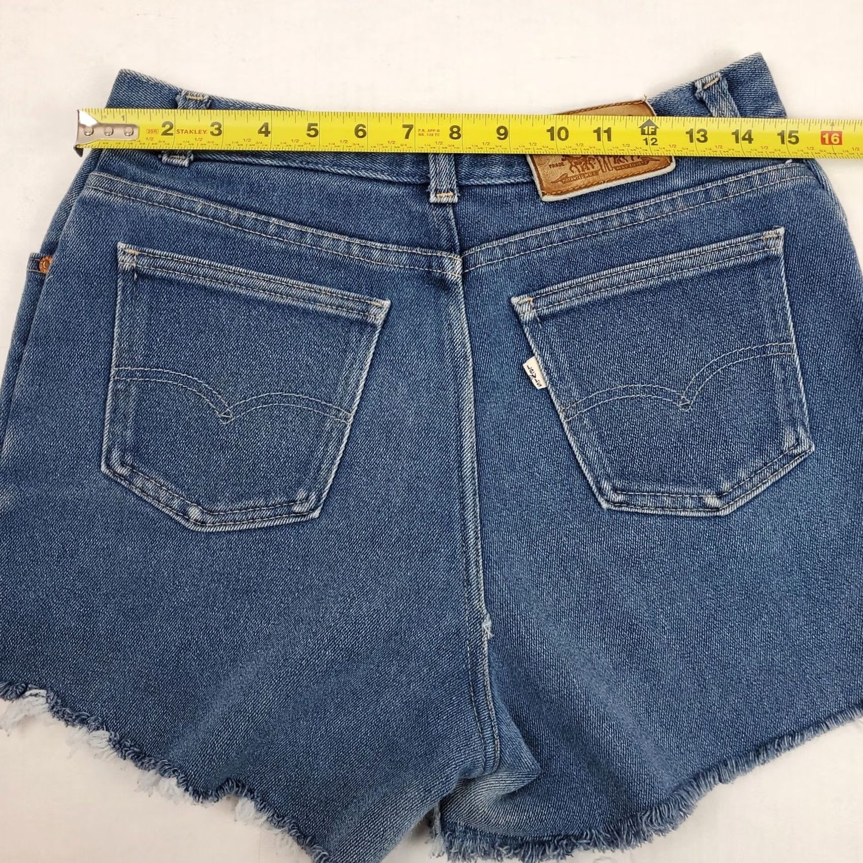 Levi's Vintage Levi's White Tab Blue Jean Cut Offs Womens Size 16 W30 x 3" Inseam Rockabilly Denim Jeans 1970s US Levis Mens Womens Girls Size 38" / US 16 / IT 52 - 5 Thumbnail