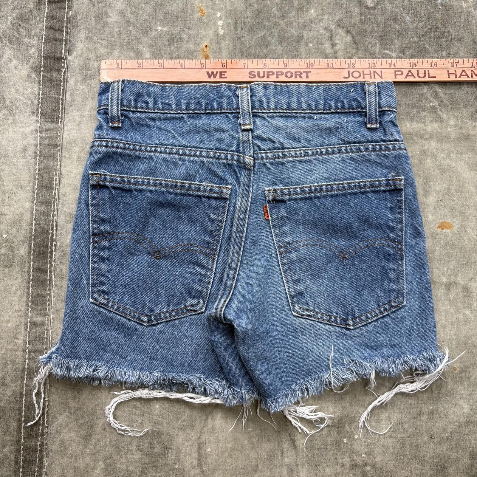 Levi's Vintage 80s Levi’s Orange Tab Cut Off Frayed Denim Shorts Size 28" / US 6 / IT 42 - 2 Thumbnail