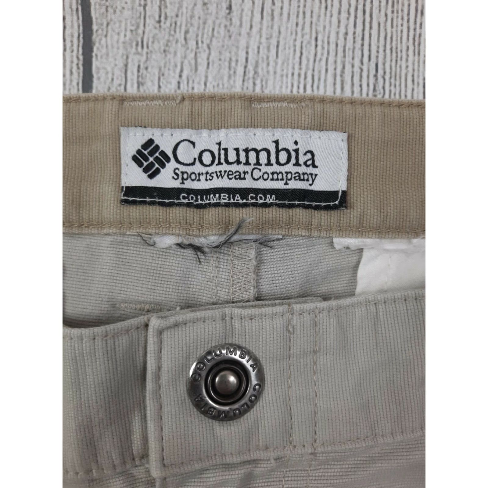 Vintage Columbia Sportswear Mens Khaki Green Hiking Cargo Pants 34 X 30 Pants Mens Regular Cargo Baggy? Size US 34 / EU 50 - 2 Thumbnail