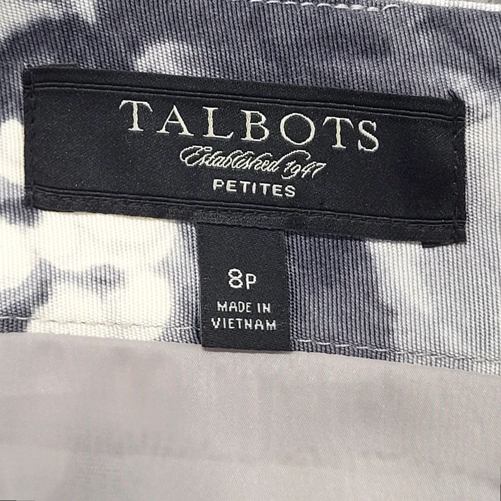 Talbots Talbots Pencil Skirt Women’s 8P Petite Gray/Ivory Floral Back Slit Zip Midi Skirt Fashion Party/Cocktail Business Casual Women Size 30" / US 8 / IT 44 - 2 Thumbnail