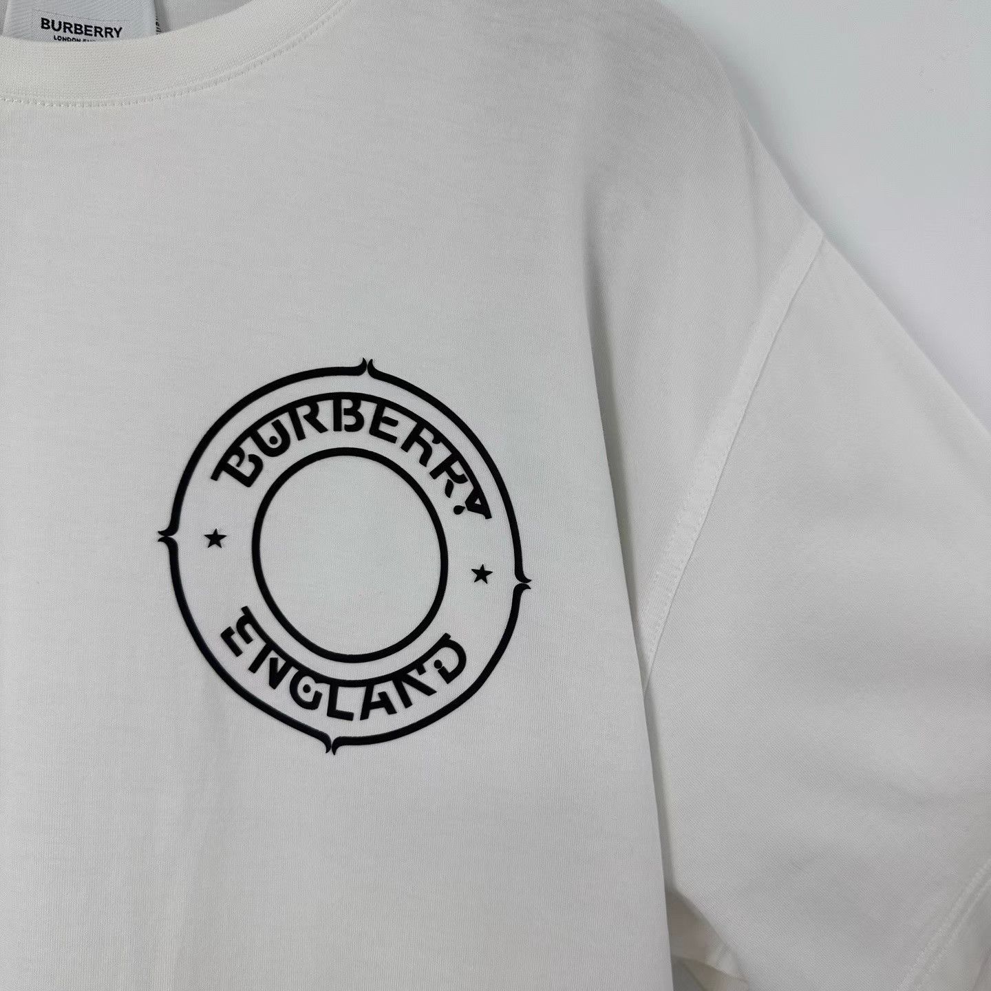 Burberry Burberry Men's White Chest Logo Print Short Sleeve K12 Size US M / EU 48-50 / 2 - 5 Thumbnail