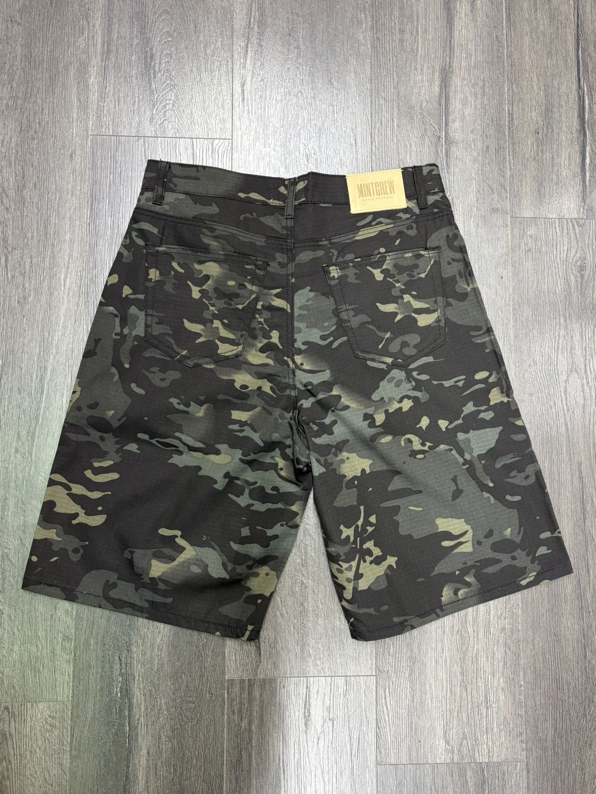 Mintcrew Mintcrew “black multi camo” Size US 36 / EU 52 - 2 Thumbnail