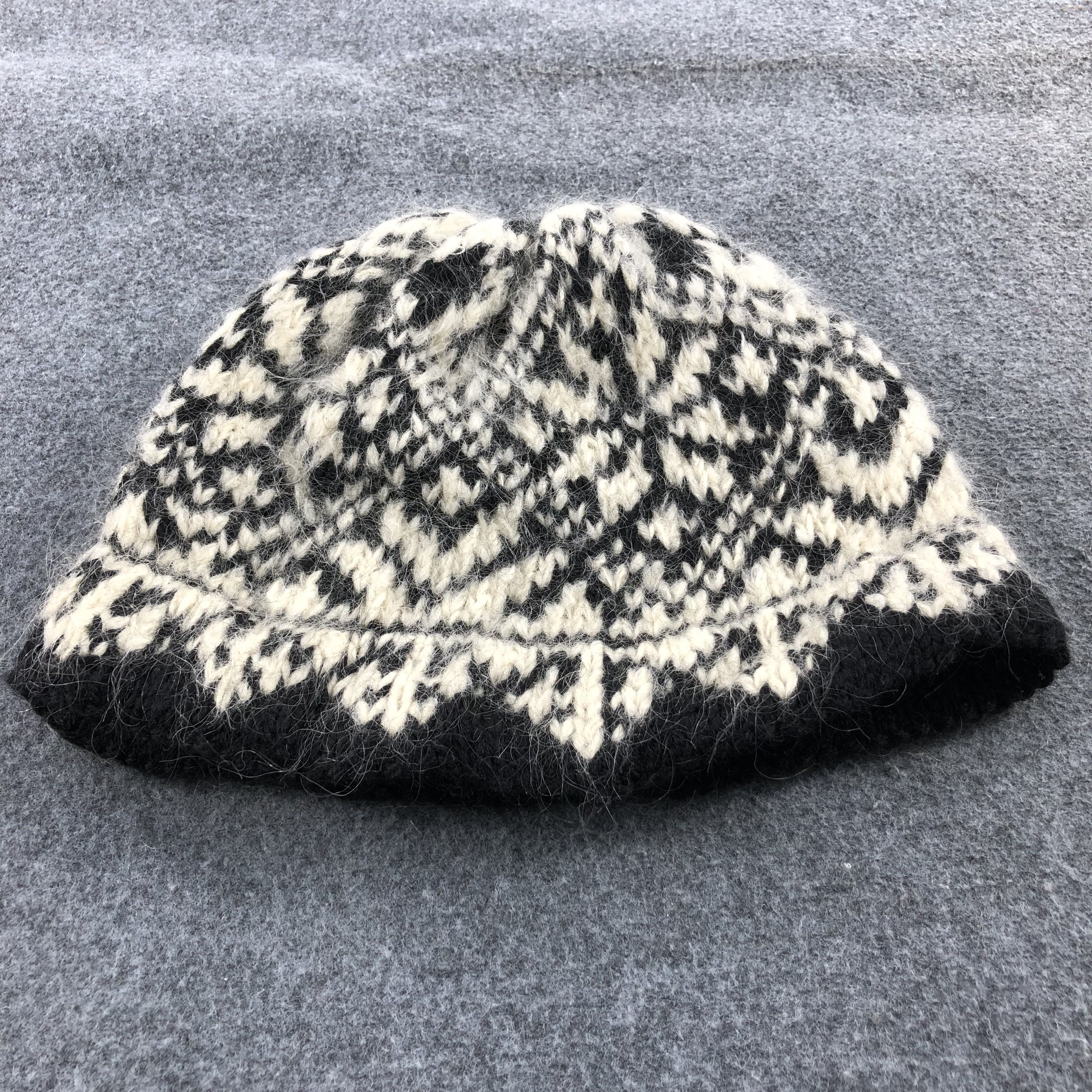 Vintage Folk Fair Isle Patterned Knit Beanie Cap B109 Size ONE SIZE - 1 Thumbnail