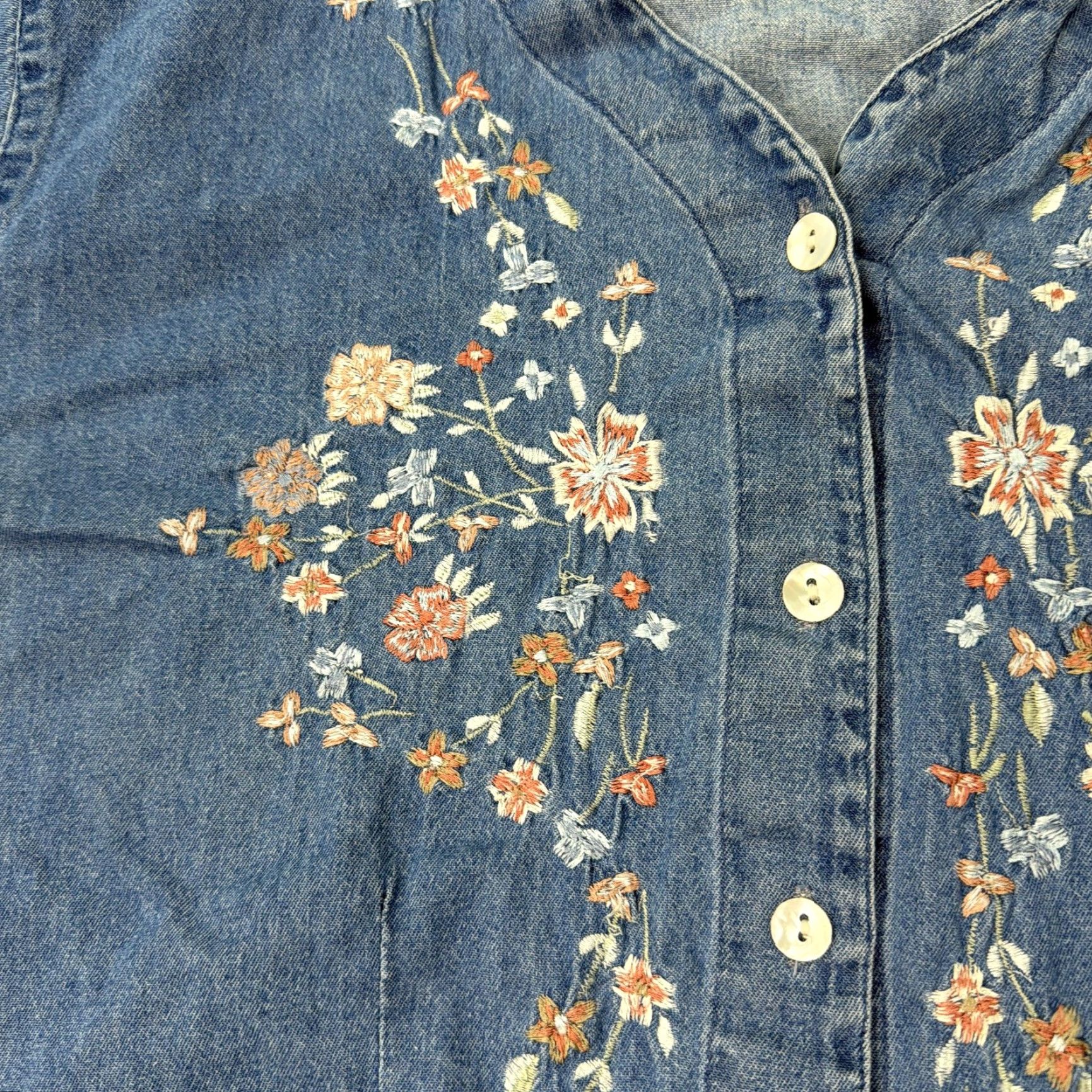 Denime New Directions Shirt 2X Womens Blue Denim Embroidered Floral Button Front Top Size XXL / US 16-18 / IT 52-54 - 6 Thumbnail