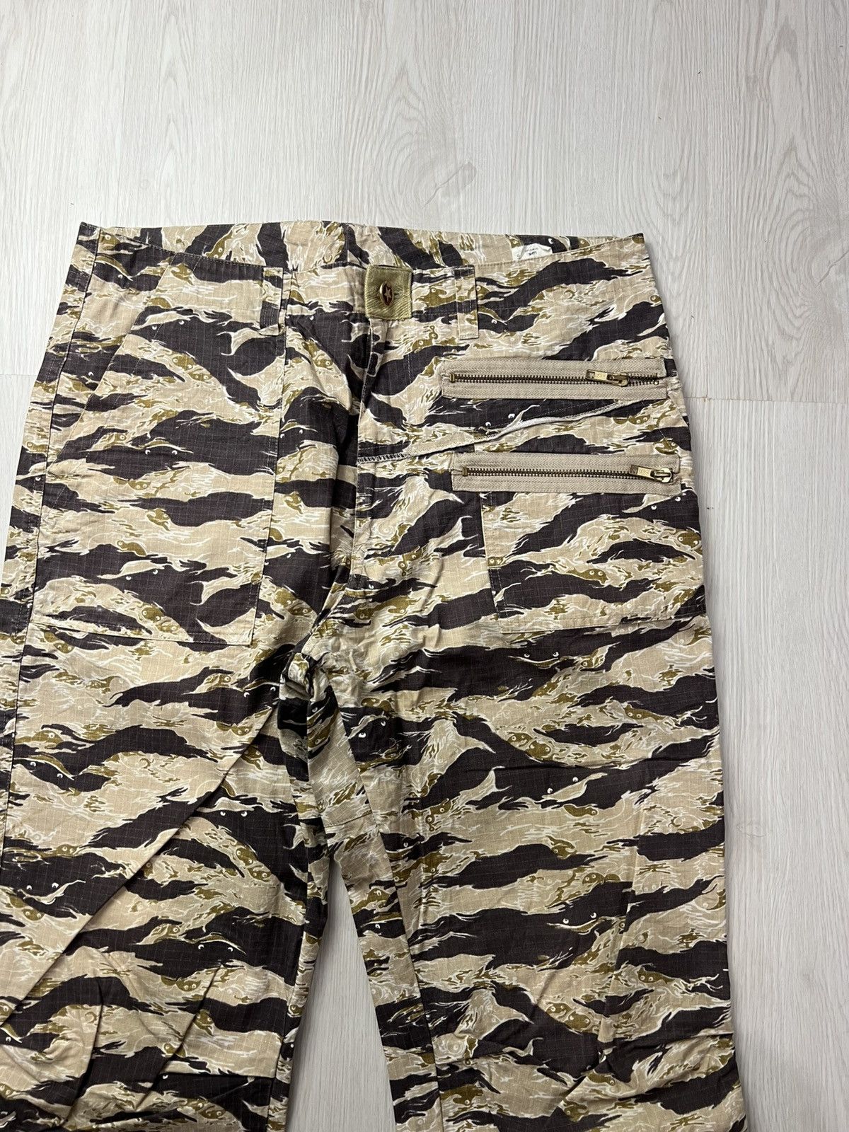 If Six Was Nine × Le Grande Bleu (L.G.B.) × NADA SS05 Nada Not Nada Rebirth To Tabura Rasa Tiger Stripe Camo Size US 34 / EU 50 - 4 Thumbnail