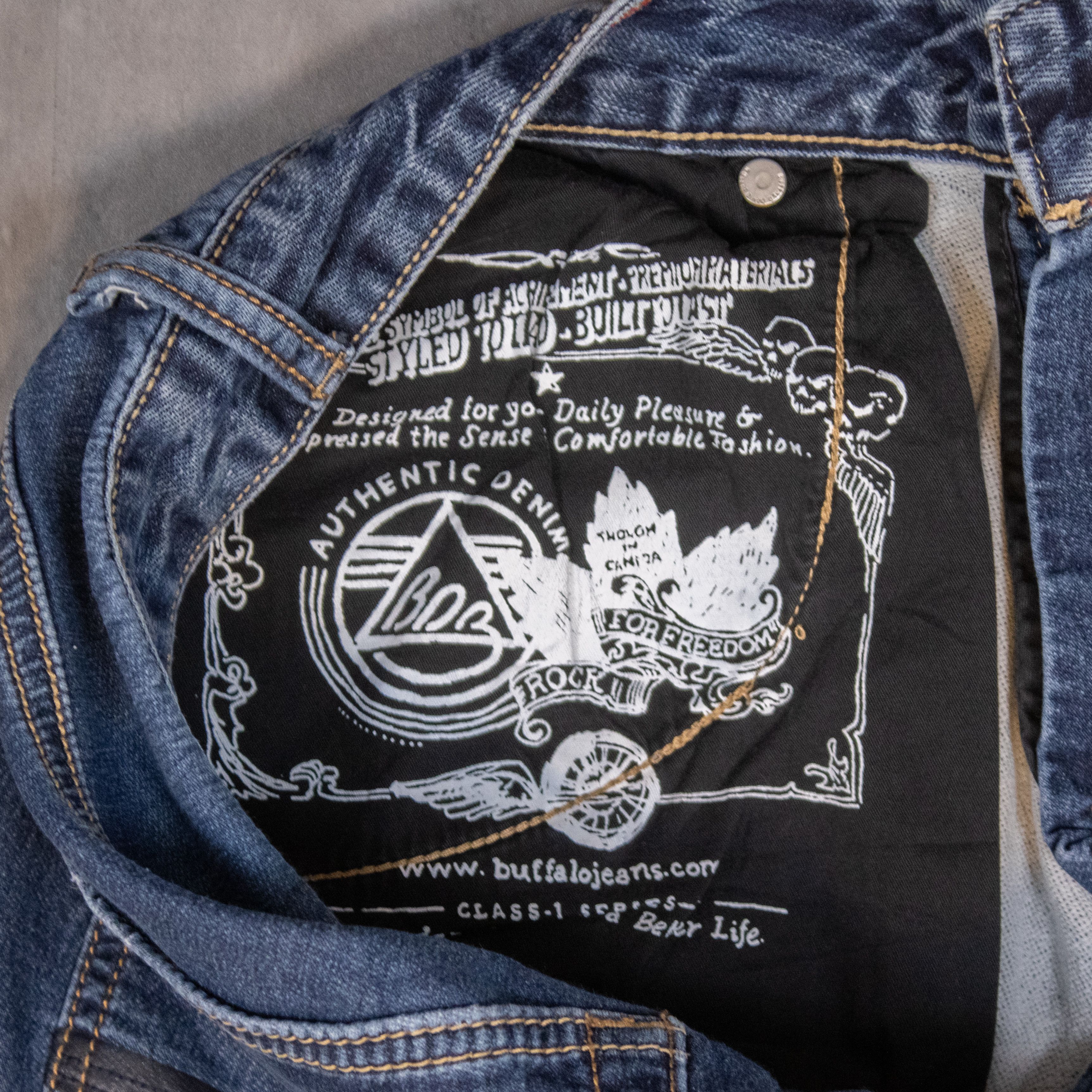 Vintage Y2K 2000's Live Free Midwash Baggy Jort Jean Shorts Size US 36 / EU 52 - 11 Thumbnail