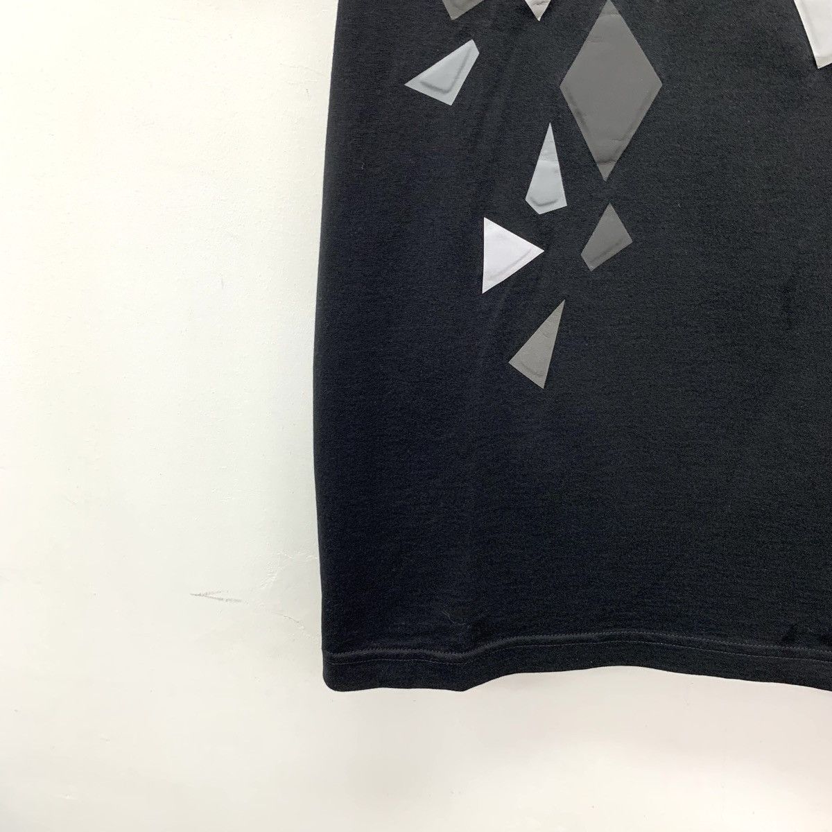 Fendi Fendi Black Geometric Embossed Short Sleeve T-shirt K26WX Size US S / EU 44-46 / 1 - 4 Thumbnail