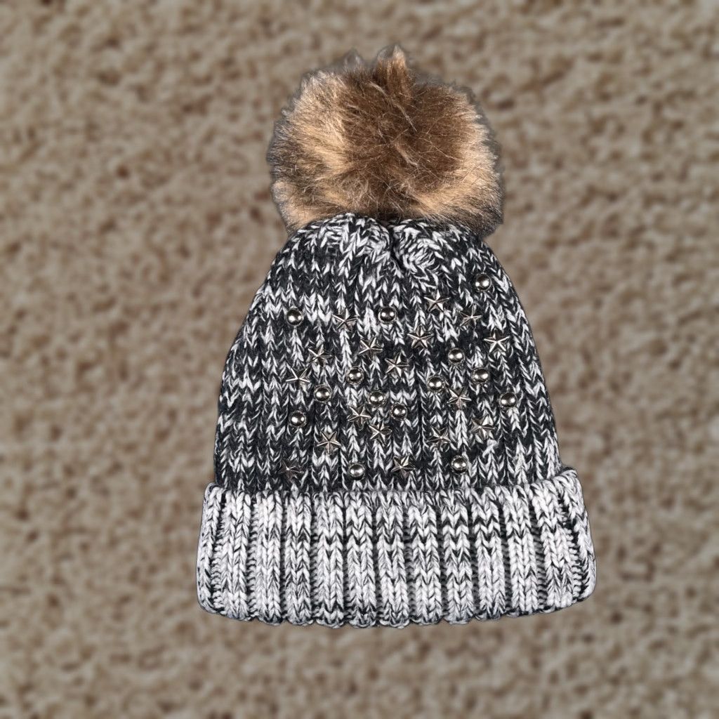 Vintage Star Beanie Toque Womens One Size White Black Knit Studded Acrylic Poly Pom Ski Size ONE SIZE - 1 Thumbnail