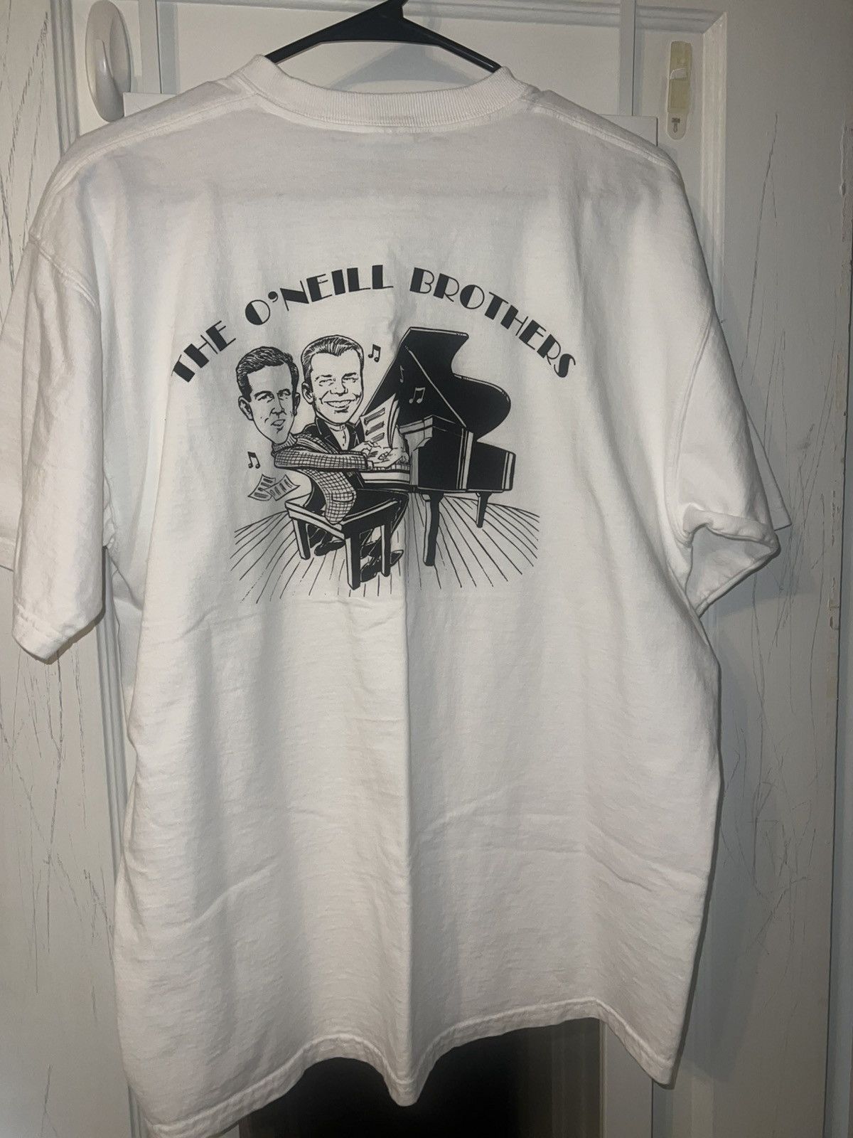 Fruit Of The Loom Vintage O’Neill Brothers Band tee Size US L / EU 52-54 / 3 - 1 Thumbnail