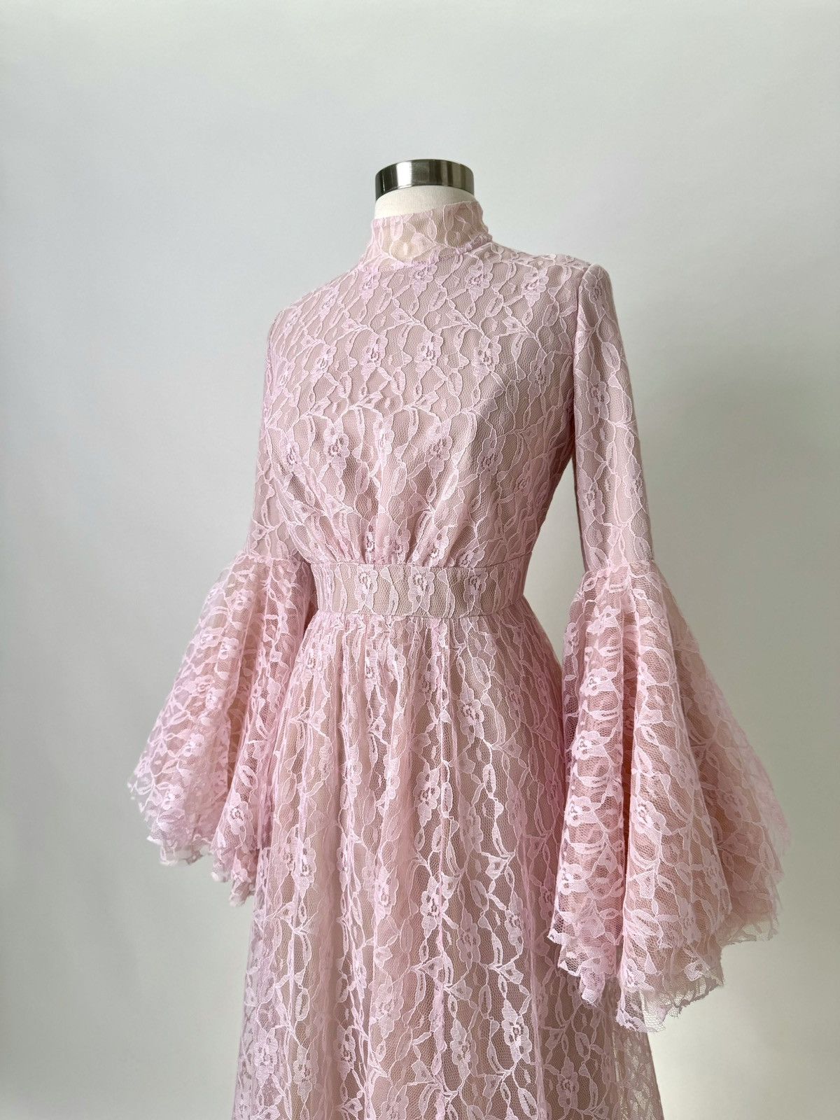 Other Preloved US 8 Anna Augusta Pink Lace Maxi Evening Dress Size M / US 6-8 / IT 42-44 - 6 Thumbnail