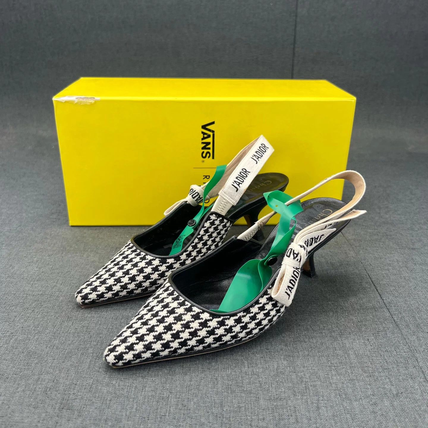 Dior Dior J'adior Black & White 35.5 EU Re-soled Size US 4.5 / IT 34.5 - 1 Thumbnail