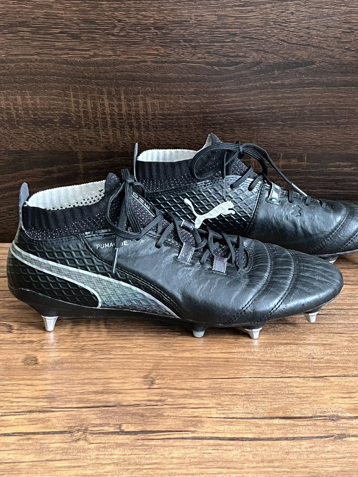 Puma One Cleats Football Leather Trainers Shoes Athletic in Black, Men's (Size 7.5)
