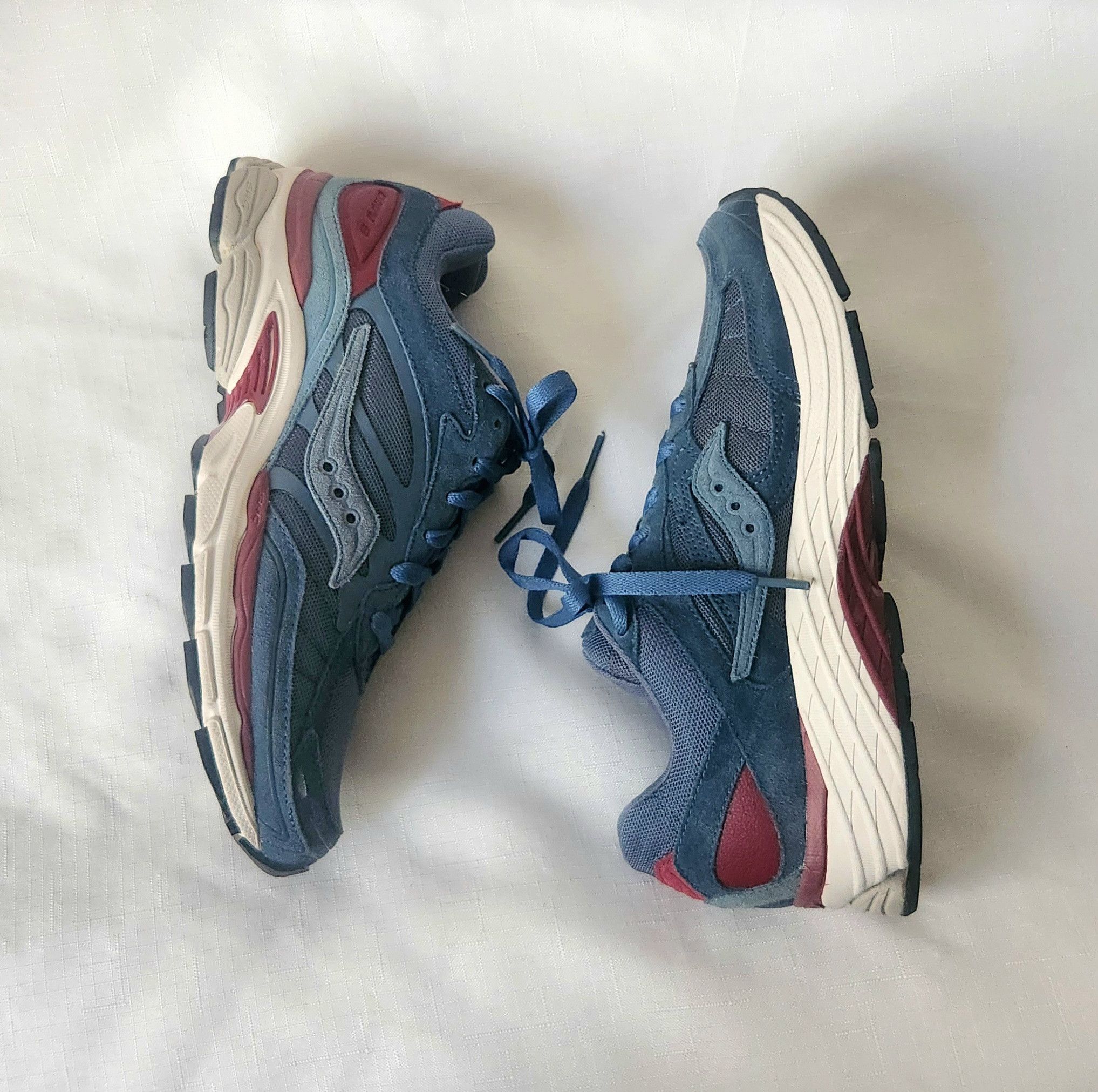 Saucony Saucony Progrid Omni 9 SPC Unisex Navy Blue Burgandy size 9 Size US 9 / EU 42 - 6 Thumbnail