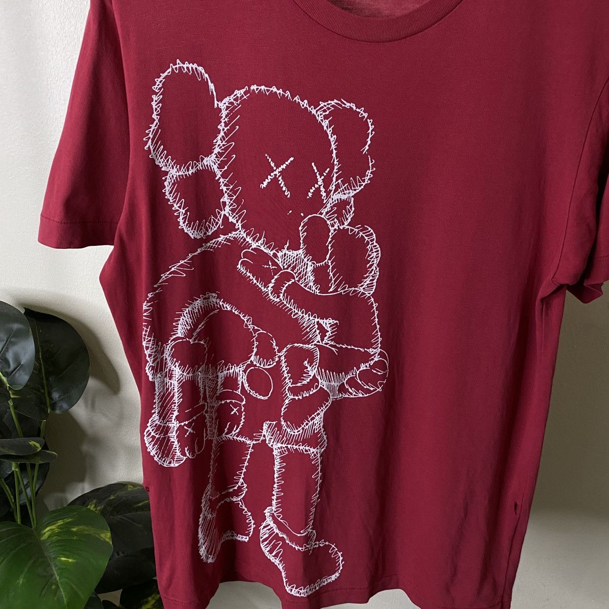 Kaws Kaws Original Fake x Uniqlo Collaboration T Shirt Size US L / EU 52-54 / 3 - 2 Thumbnail