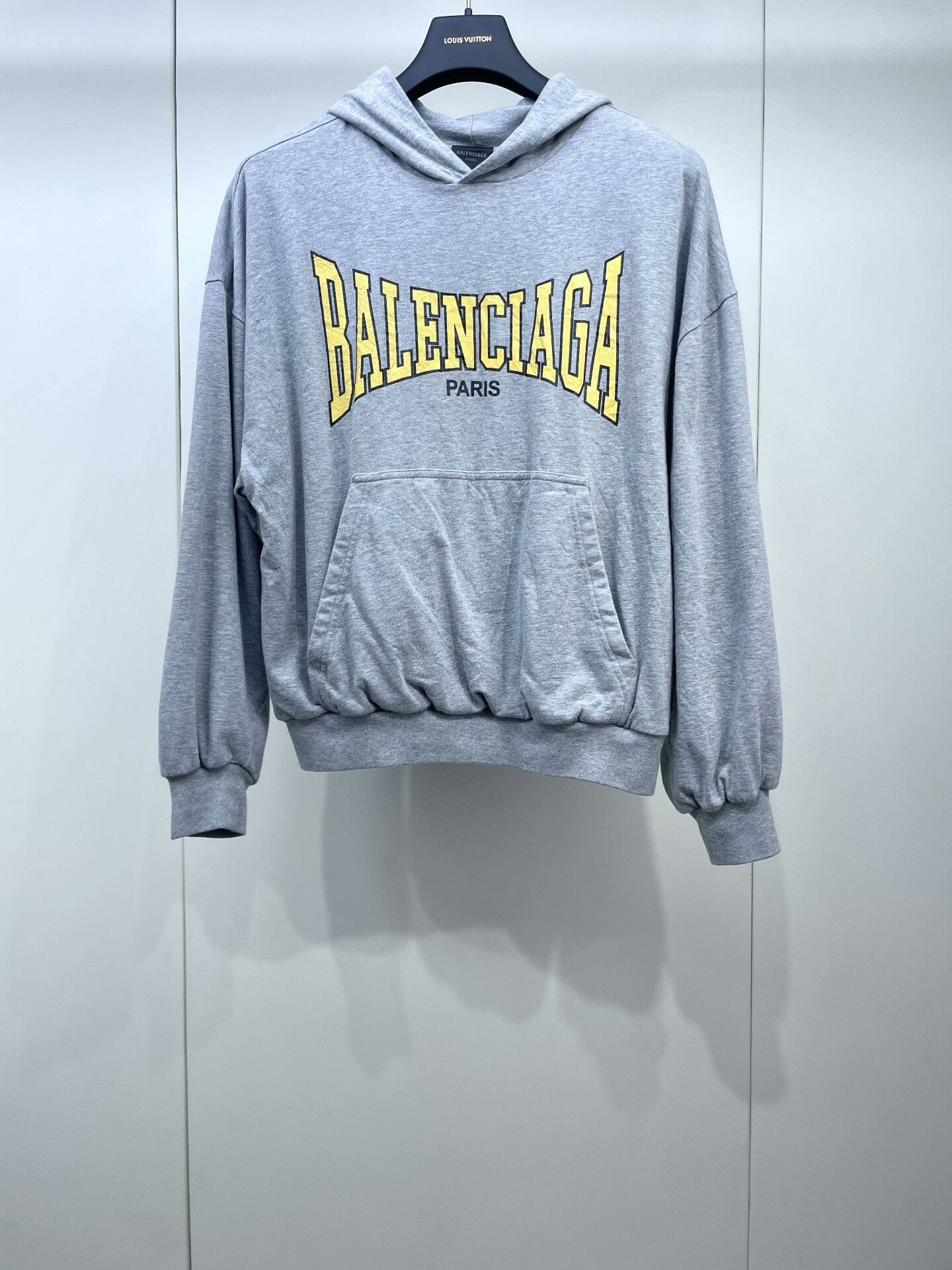 Balenciaga Balenciaga Yellow Letter Hoodie Size XS / US 0-2 / IT 36-38 - 1 Thumbnail