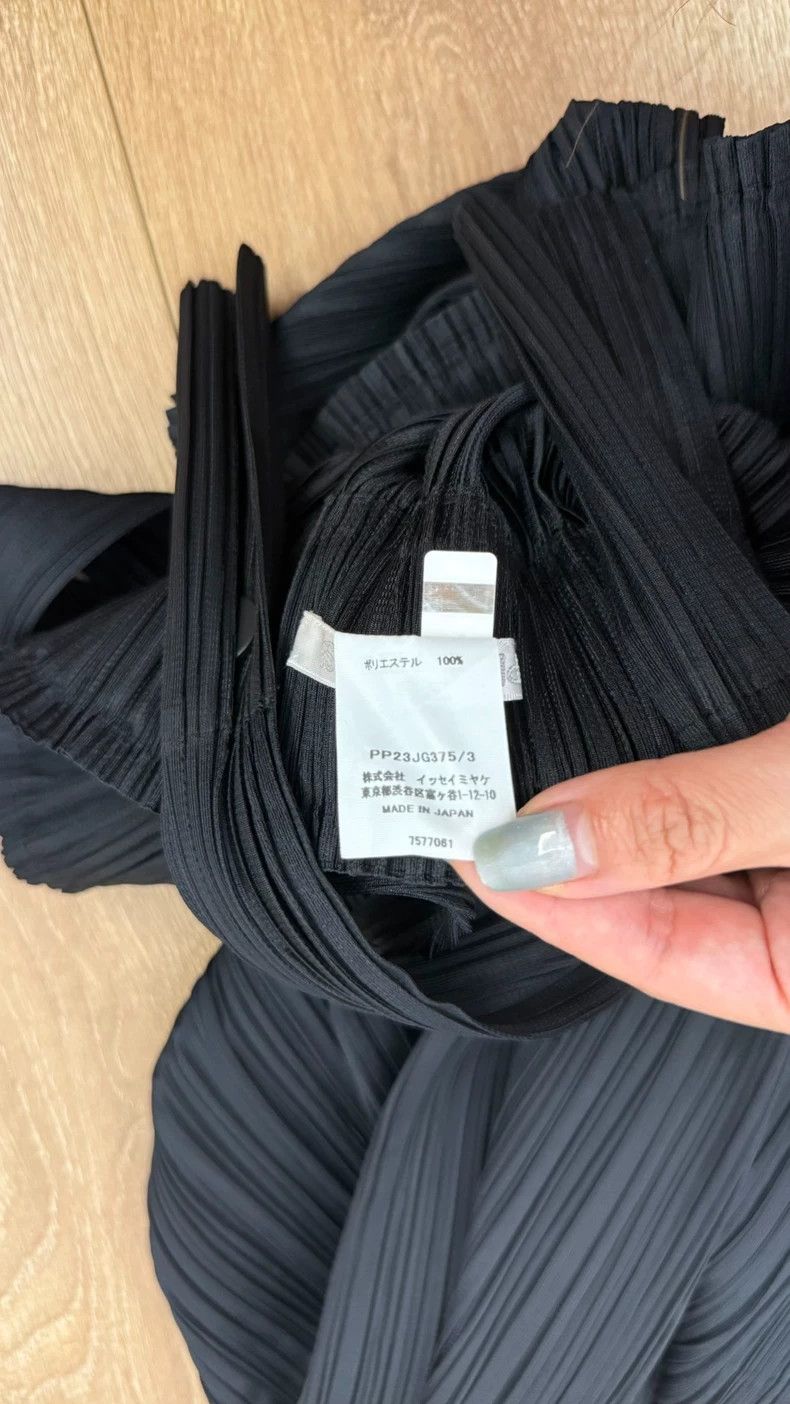 Issey Miyake size:3 Black pleated halter skirt
