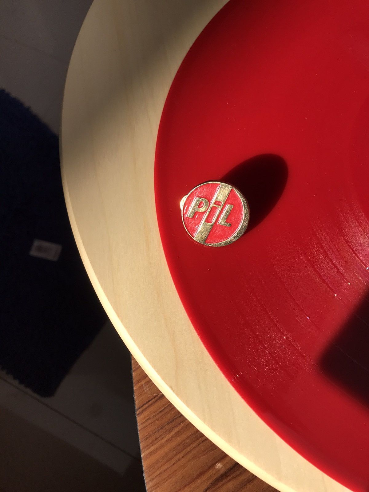 Band Tees × Designer PIL Public Image Limited Red and brass Limited Pin Enamel Size ONE SIZE - 7 Thumbnail