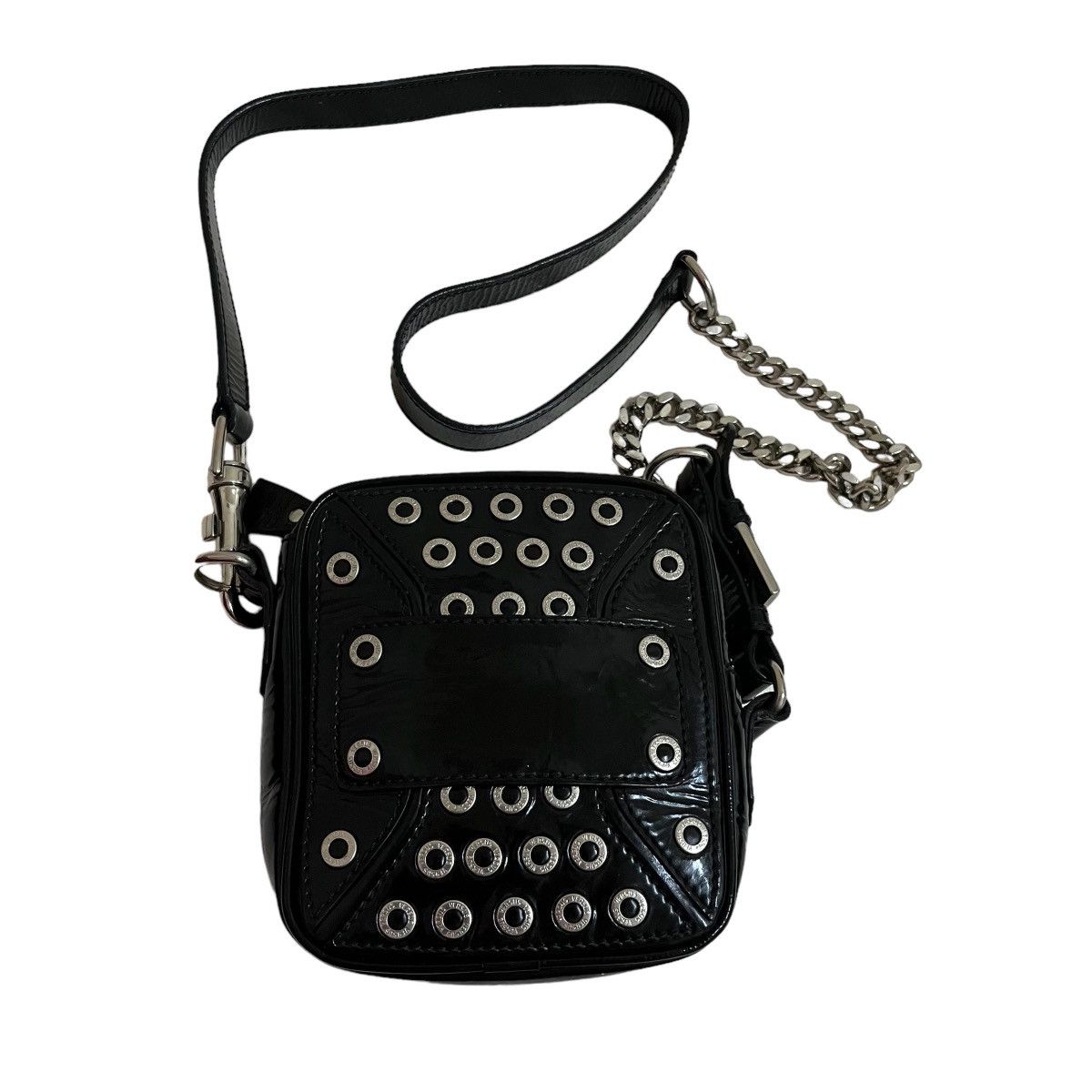 Versus Versace × Vintage Authentic Versus Versace Vernis Leather Chain Style Slingbag Size ONE SIZE - 1 Thumbnail