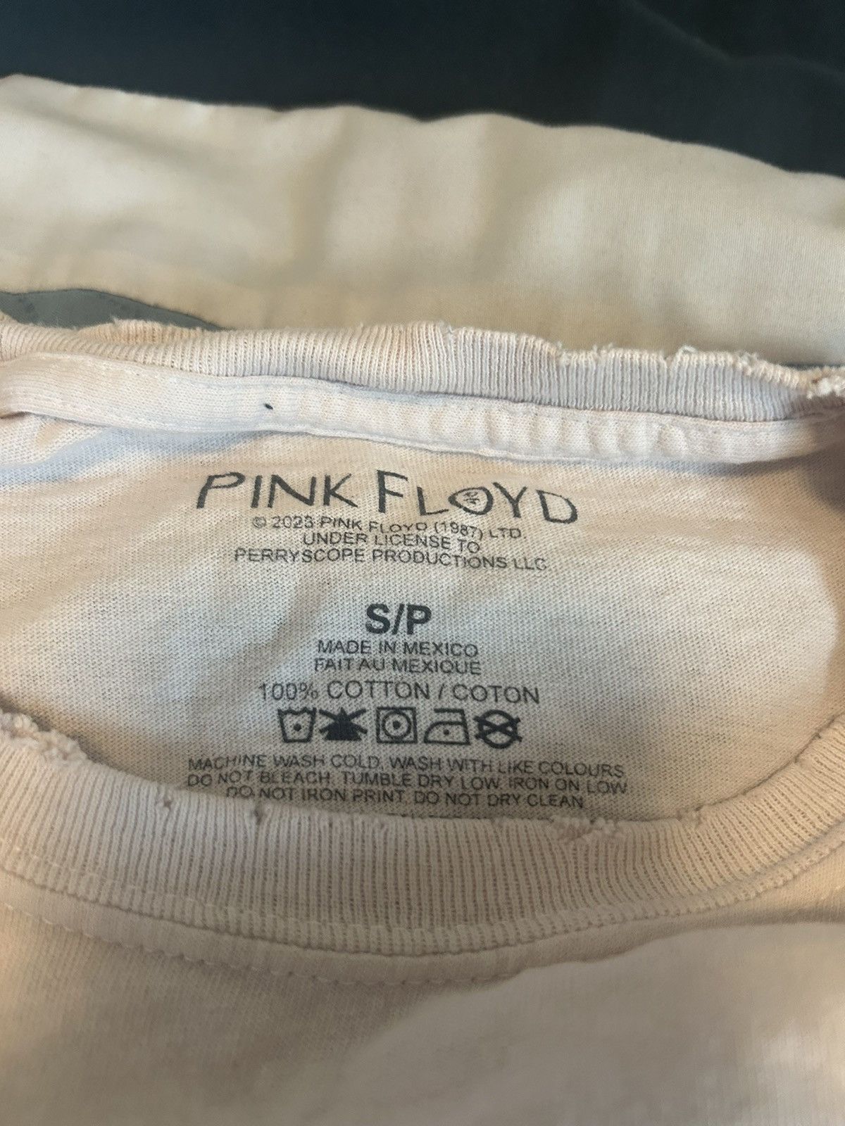 Vintage Distressed Pink Floyd Shirt Size US S / EU 44-46 / 1 - 3 Thumbnail
