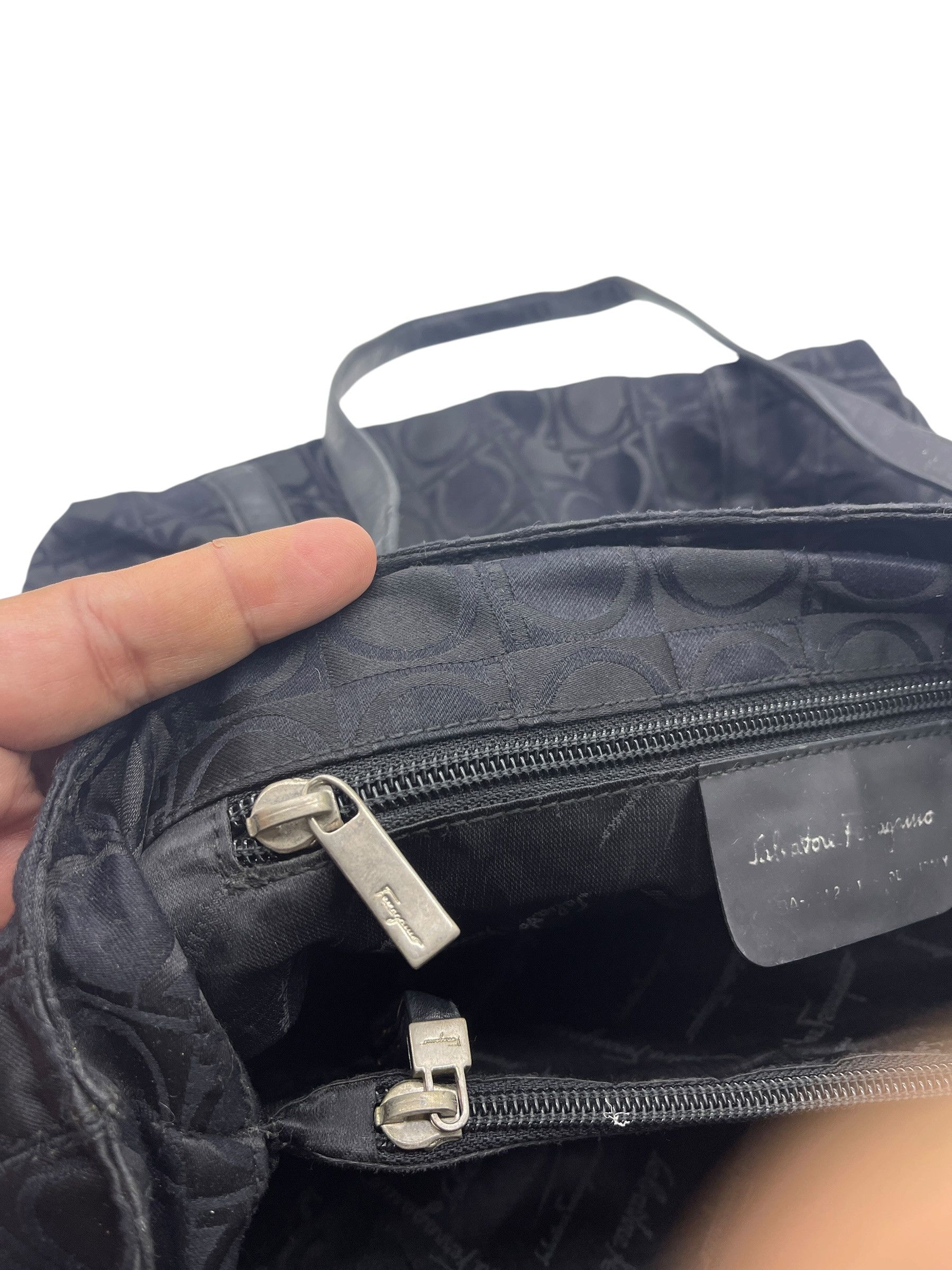Salvatore Ferragamo Vintage Salvatore Ferragamo Gancini Monogram Nylon Tote Bag Size ONE SIZE - 11 Thumbnail