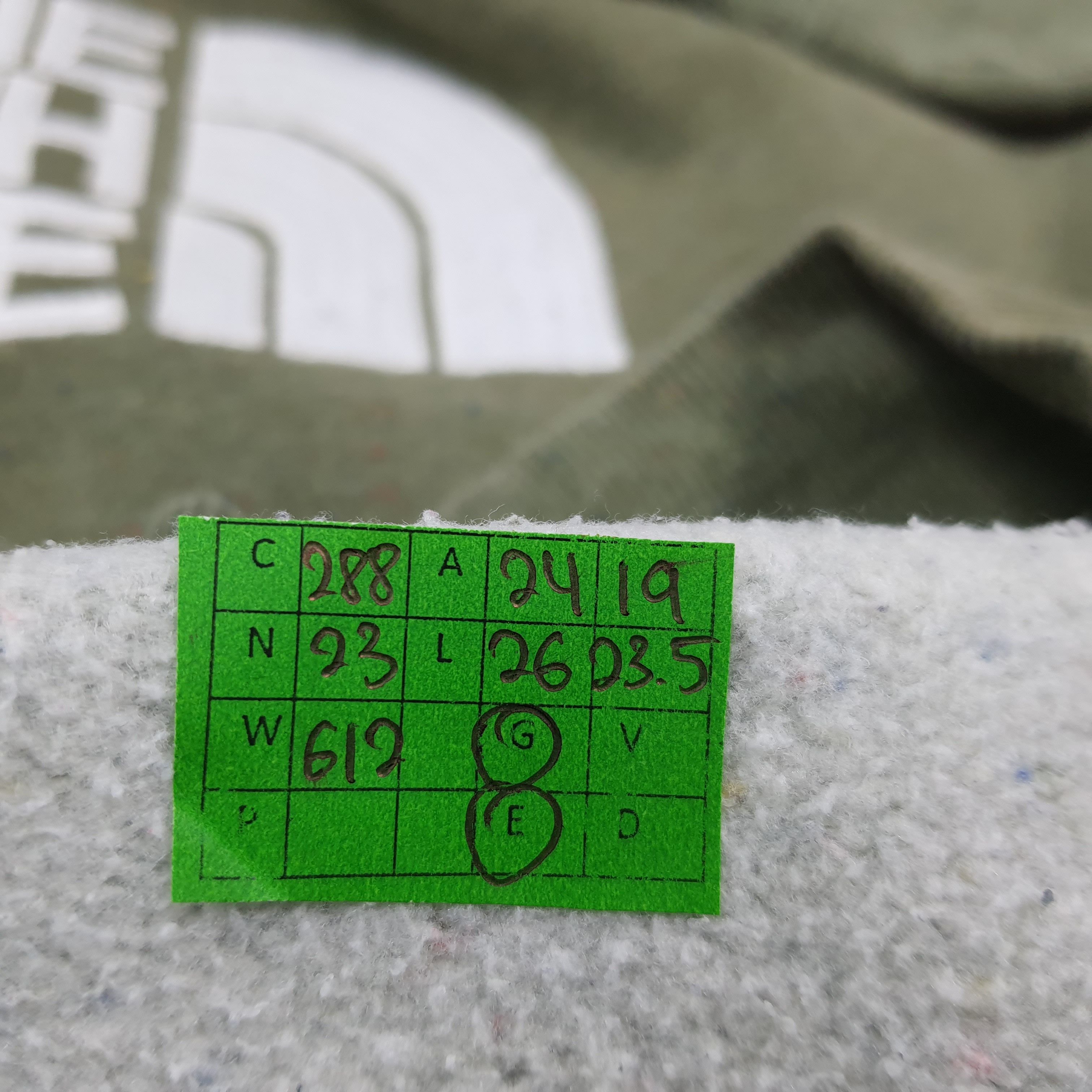 The North Face Vintage The North Face Hoodie Speckled Olice Green C288N23 Size US L / EU 52-54 / 3 - 7 Thumbnail