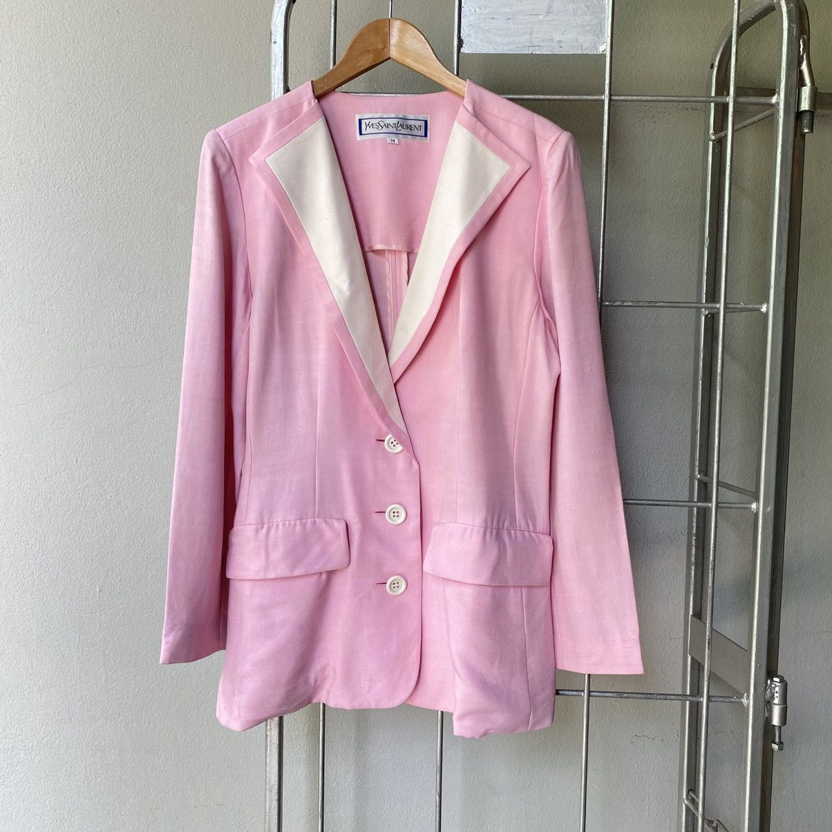 Yves Saint Laurent YVES Saint Laurent Sweet Pink Silk Blazer with White Collar Size M / US 6-8 / IT 42-44 - 18 Thumbnail