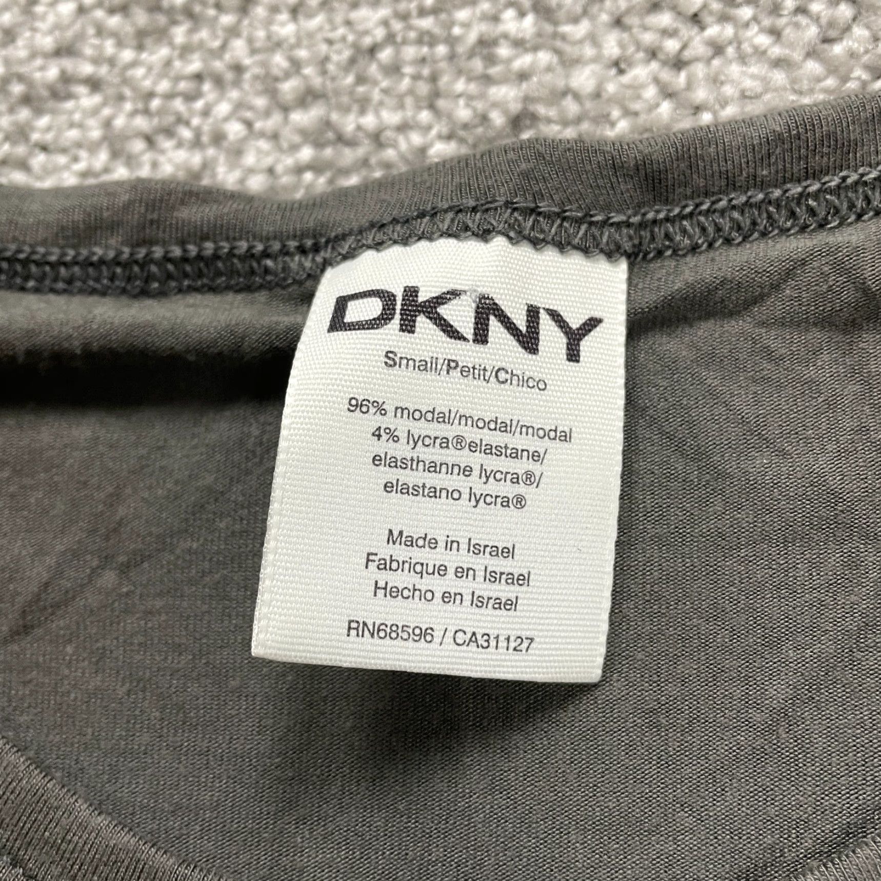 DKNY VINTAGE DKNY T-Shirt Womens Small Short Sleeve Crew Neck Casual Basic Top Gray 90s Mens Size S / US 4 / IT 40 - 5 Thumbnail