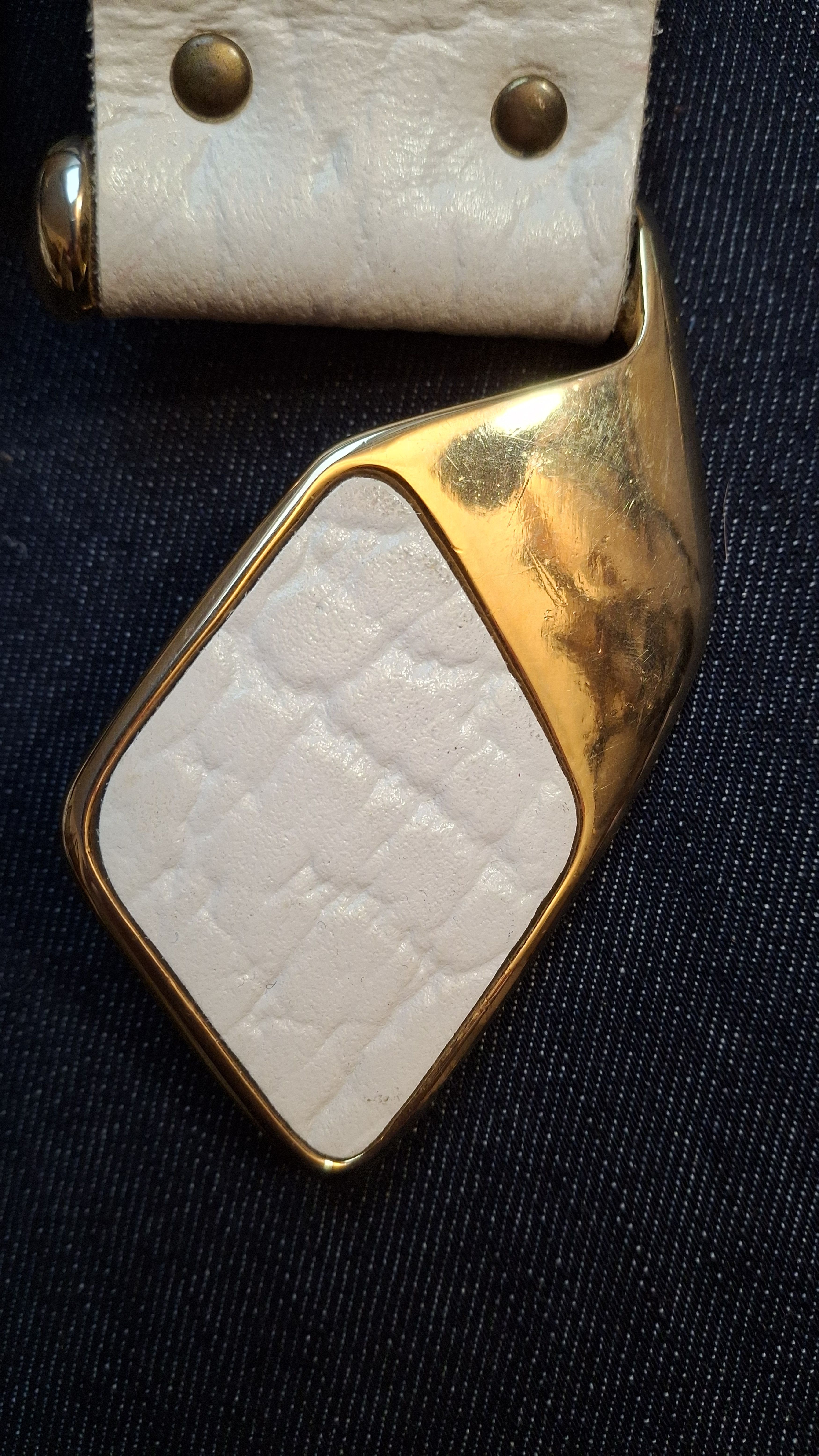 Vintage Vintage White Textured Leather Belt - Gold Avant-Garde Size ONE SIZE - 2 Thumbnail