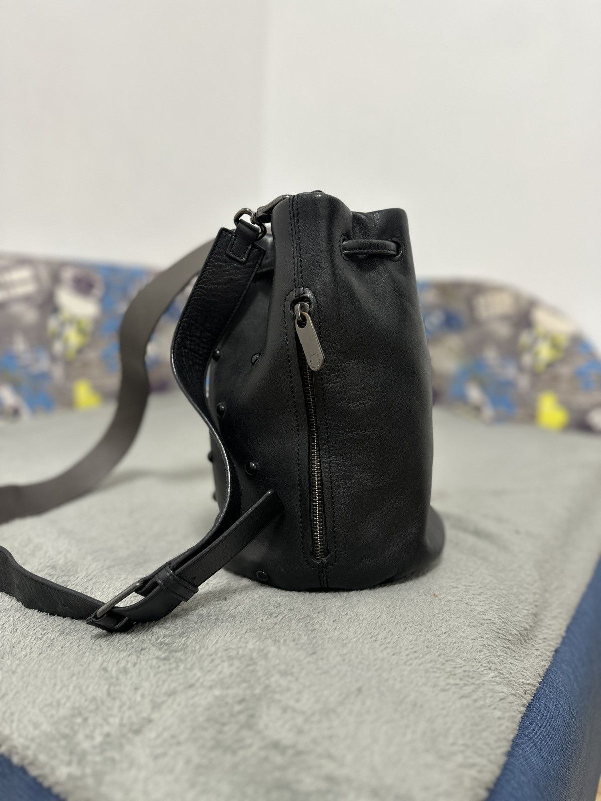Marc by Marc Jacobs Marc by Marc Jacobs Cow Leather Bucket Bag Size ONE SIZE - 6 Thumbnail