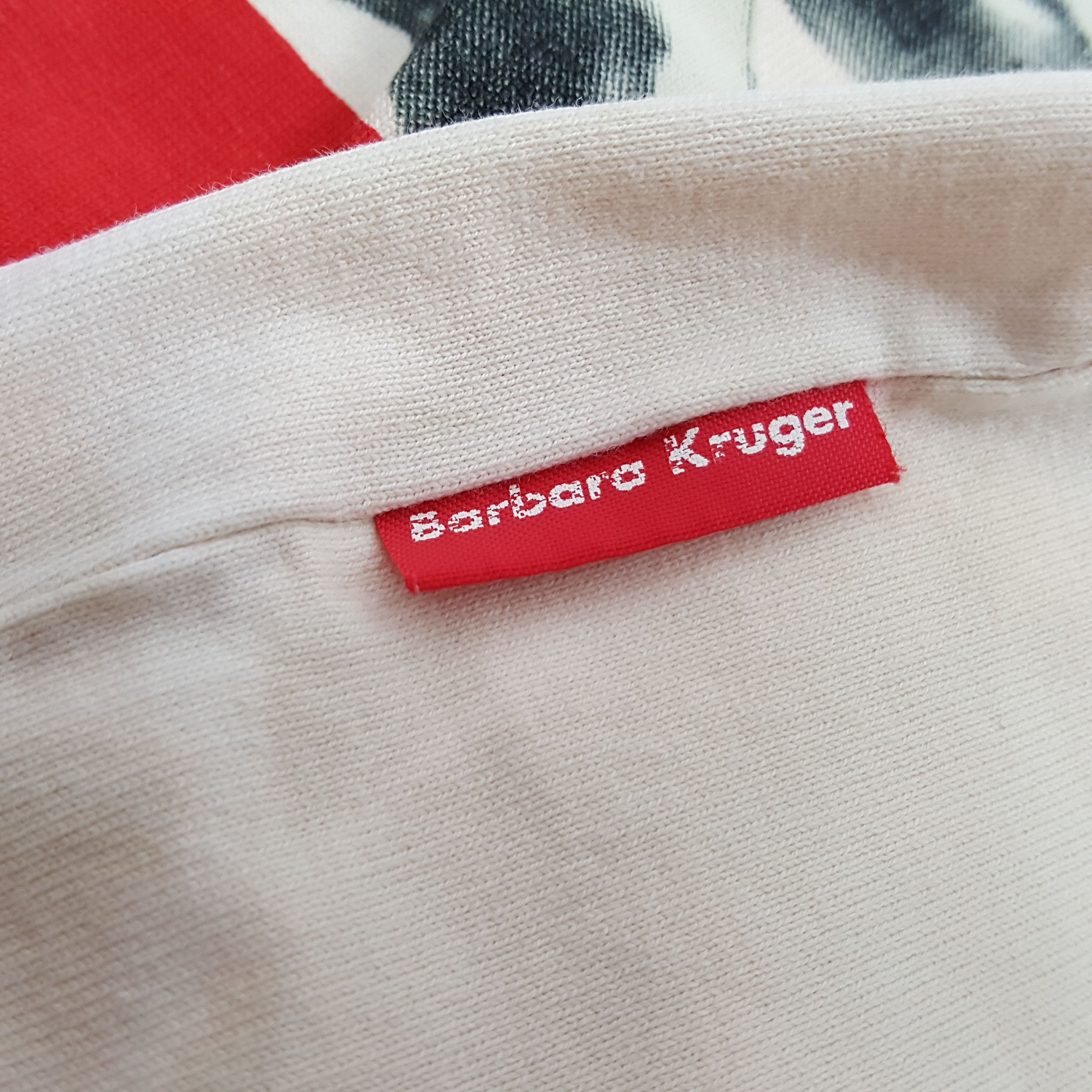 Barbara Kruger × Japanese Brand × Vintage Barbara Kruger X Uniqlo Japanese Brand Streetwear Tshirt Size US L / EU 52-54 / 3 - 7 Thumbnail