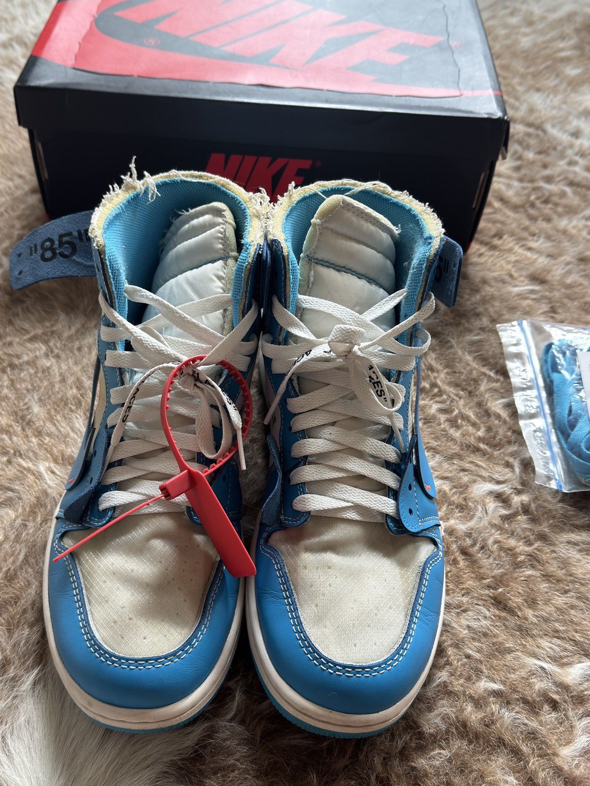 Jordan Brand × Off-White OFF WHITE x Air Jordan 1 Retro High OG UNC Size US 10 / EU 43 - 4 Thumbnail